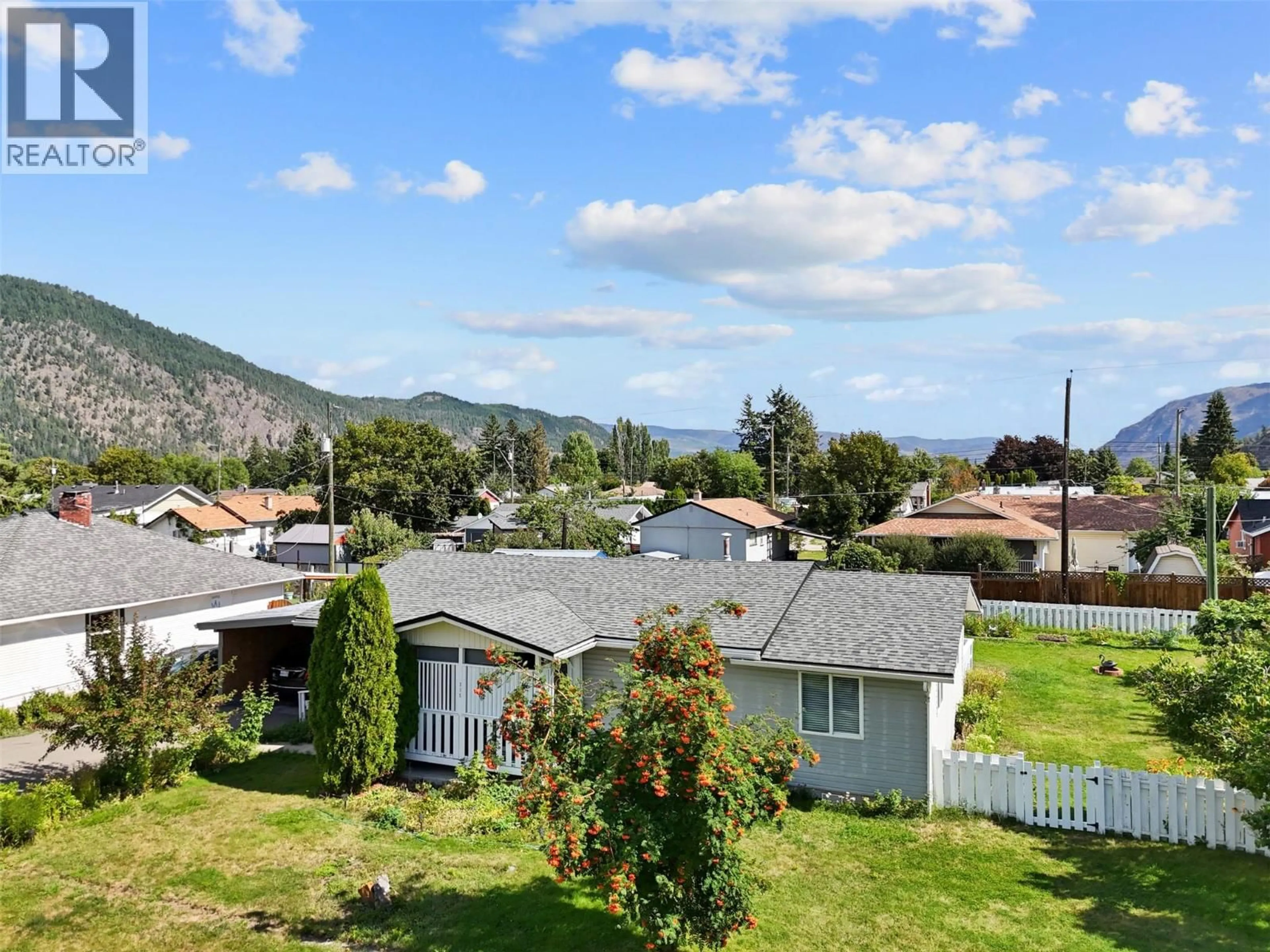 A pic from outside/outdoor area/front of a property/back of a property/a pic from drone, mountain view for 315 PINE STREET, Chase British Columbia V0E1M0