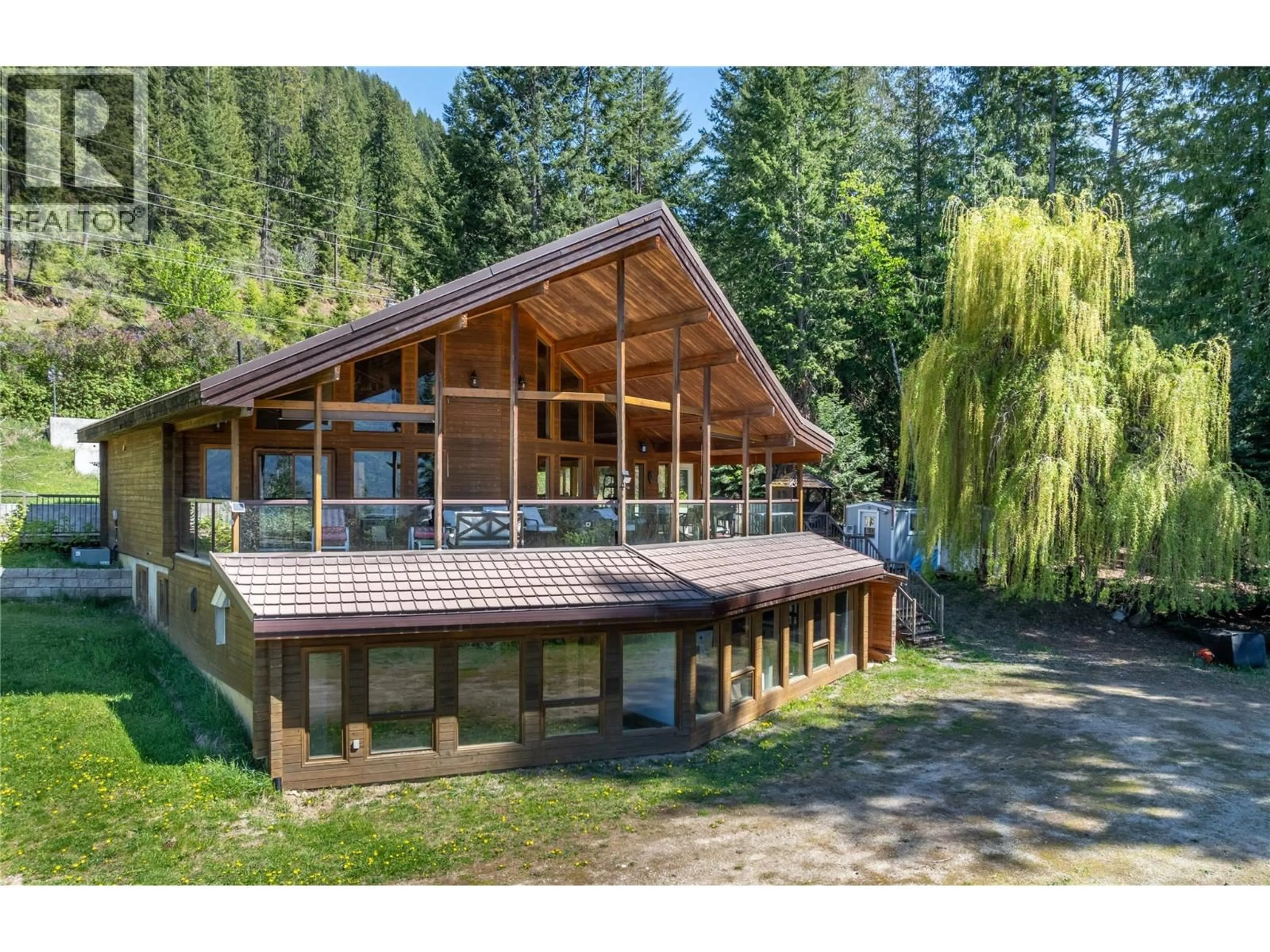 A pic from outside/outdoor area/front of a property/back of a property/a pic from drone, unknown for 12437 BOSWELL ROAD, Boswell British Columbia V0B1A0