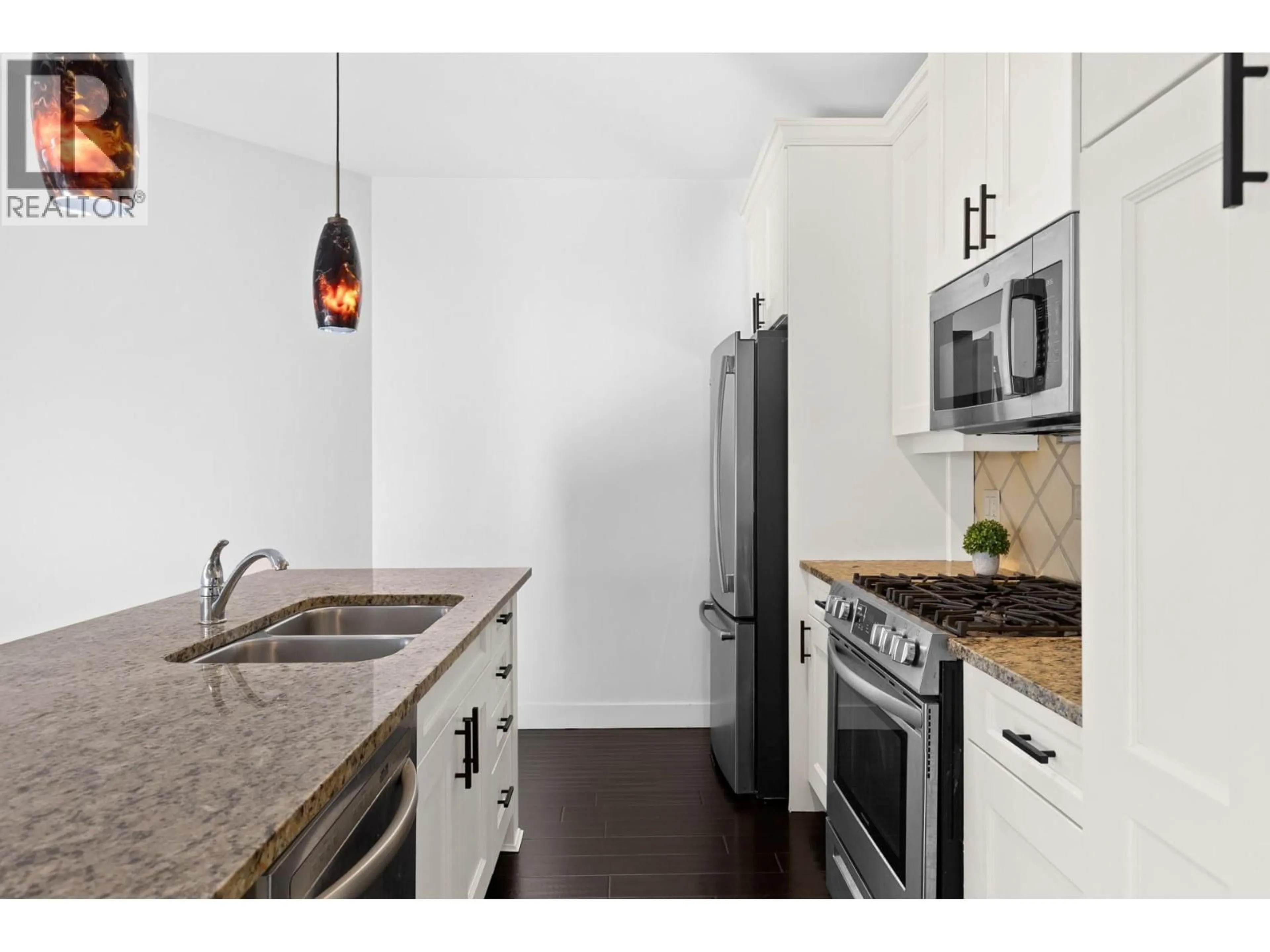 Standard kitchen, unknown for 2204 - 4042 PRITCHARD DRIVE NORTH, West Kelowna British Columbia V4T3E4