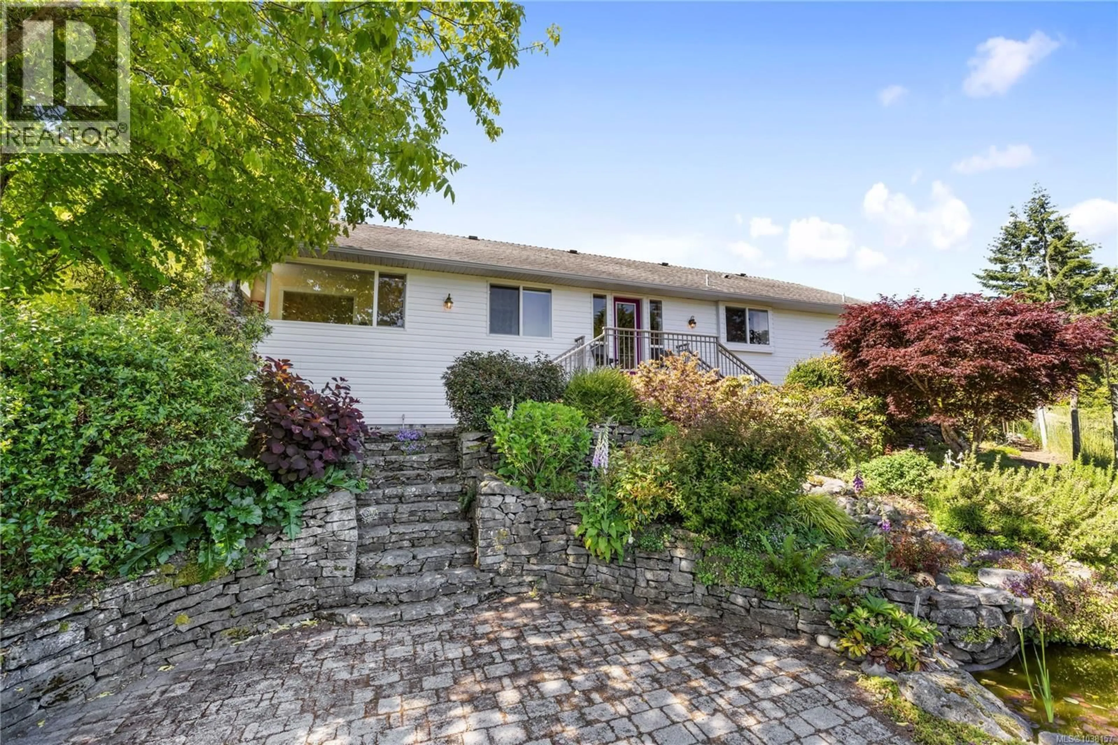 A pic from outside/outdoor area/front of a property/back of a property/a pic from drone, street for 2184 MICHIGAN WAY, Nanaimo British Columbia V9R6S1