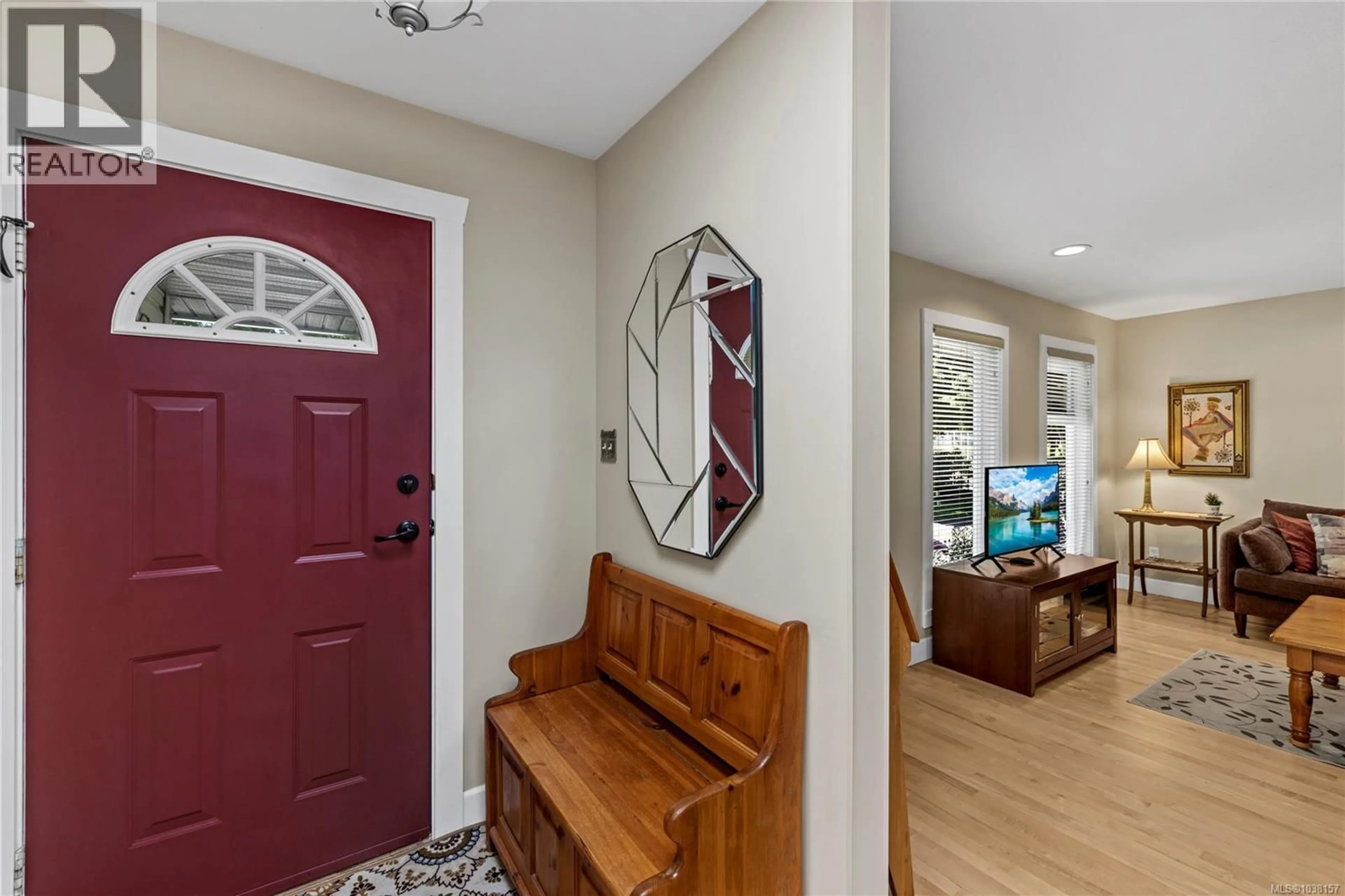 Indoor entryway for 2184 MICHIGAN WAY, Nanaimo British Columbia V9R6S1