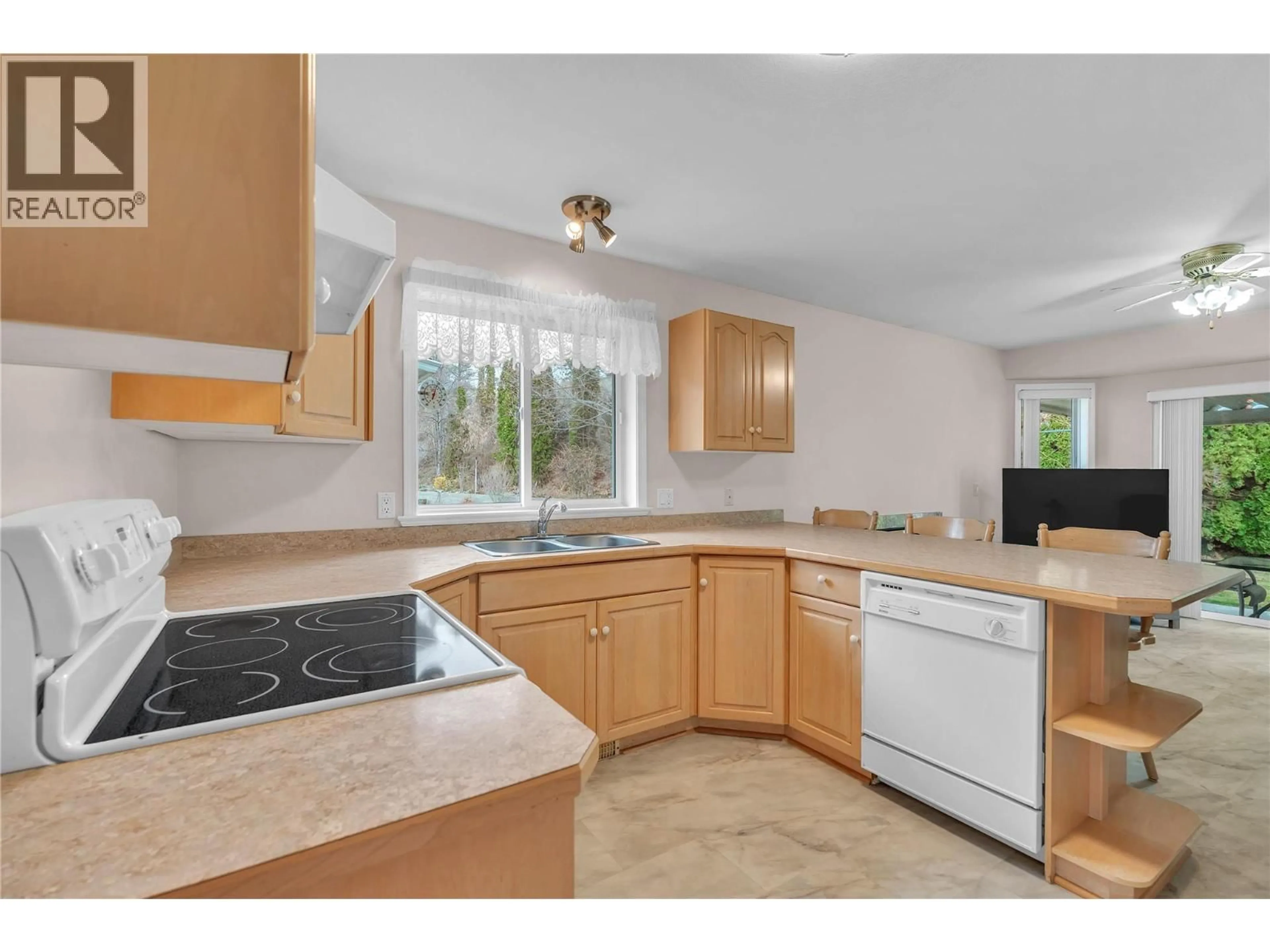 Standard kitchen, unknown for 27 - 9600 TURNER STREET, Summerland British Columbia V0H1Z5