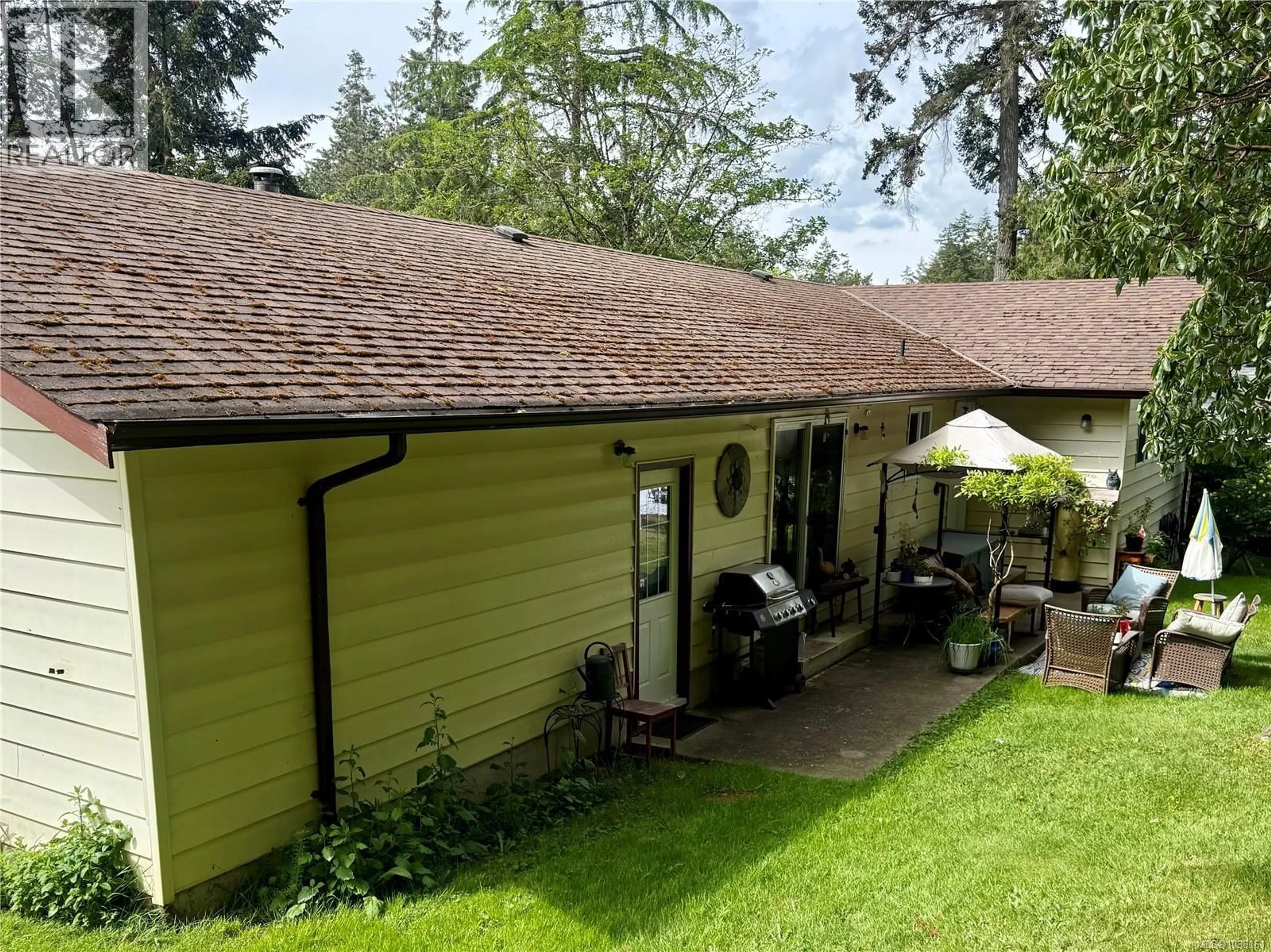 A pic from outside/outdoor area/front of a property/back of a property/a pic from drone, unknown for 1673 NORTHWEST BAY ROAD, Nanoose Bay British Columbia V9P9C4