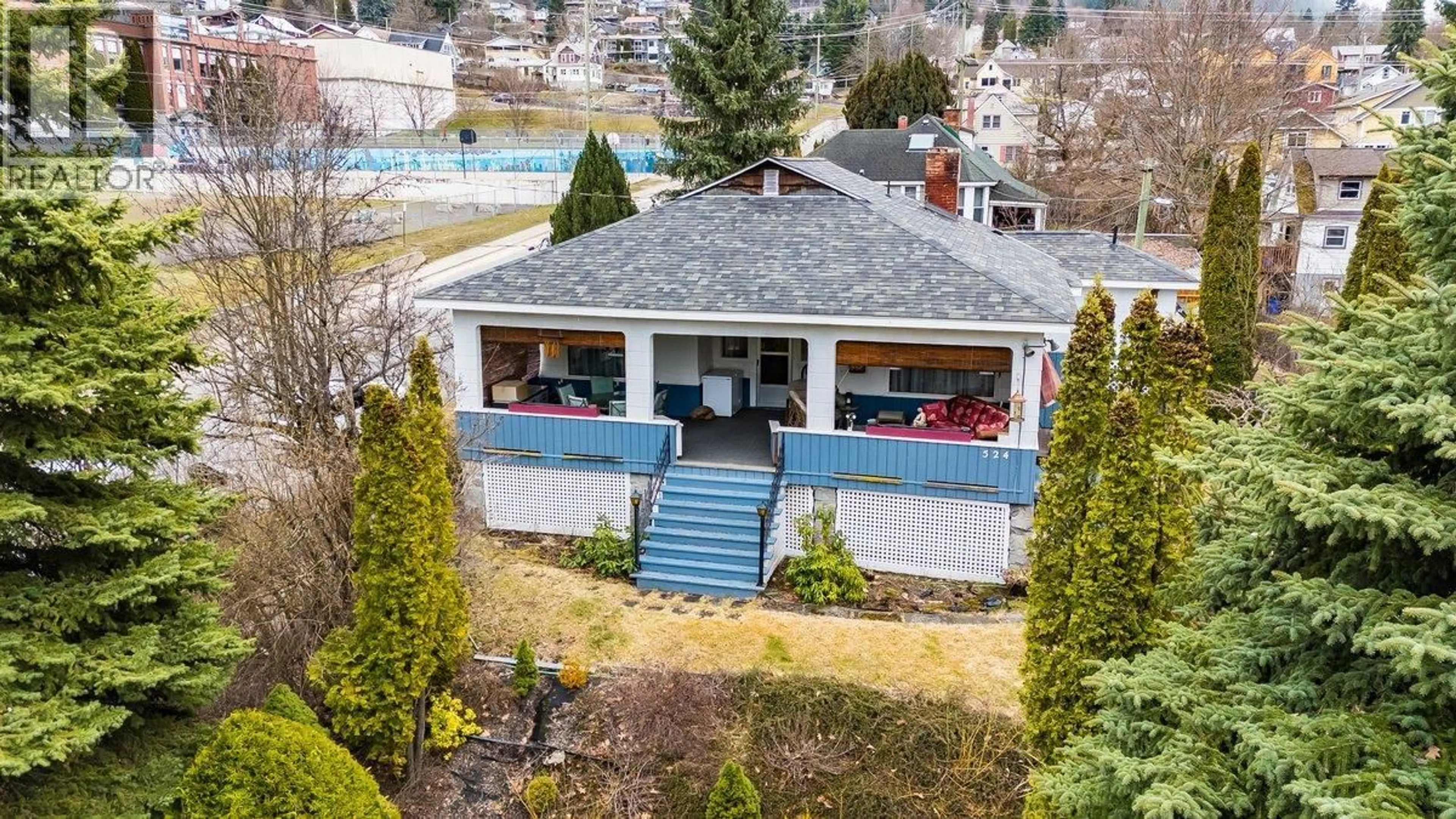 A pic from outside/outdoor area/front of a property/back of a property/a pic from drone, unknown for 524 HOOVER STREET, Nelson British Columbia V1L4W9