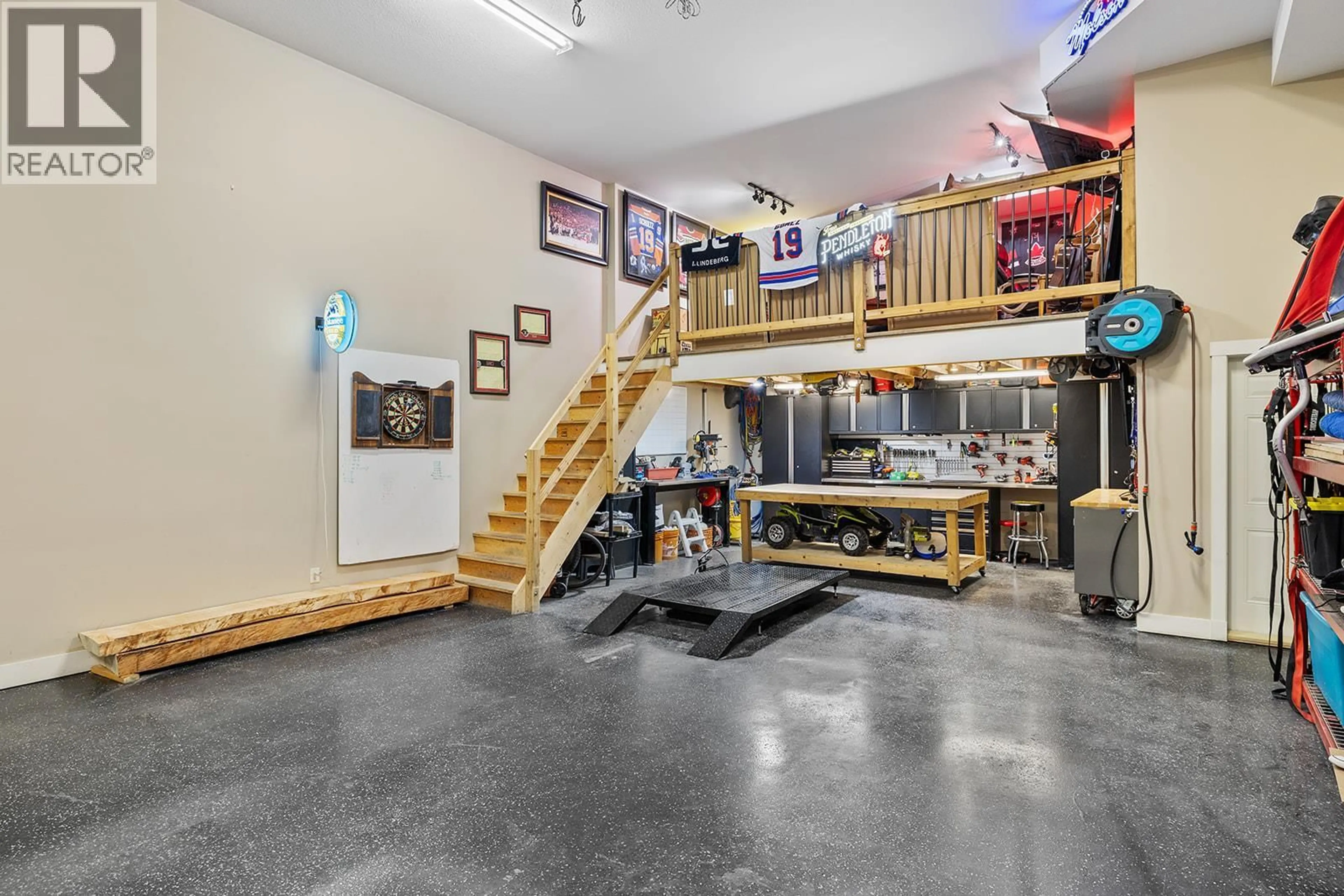 Indoor garage for 19 - 3359 COUGAR ROAD, West Kelowna British Columbia V4T3G1