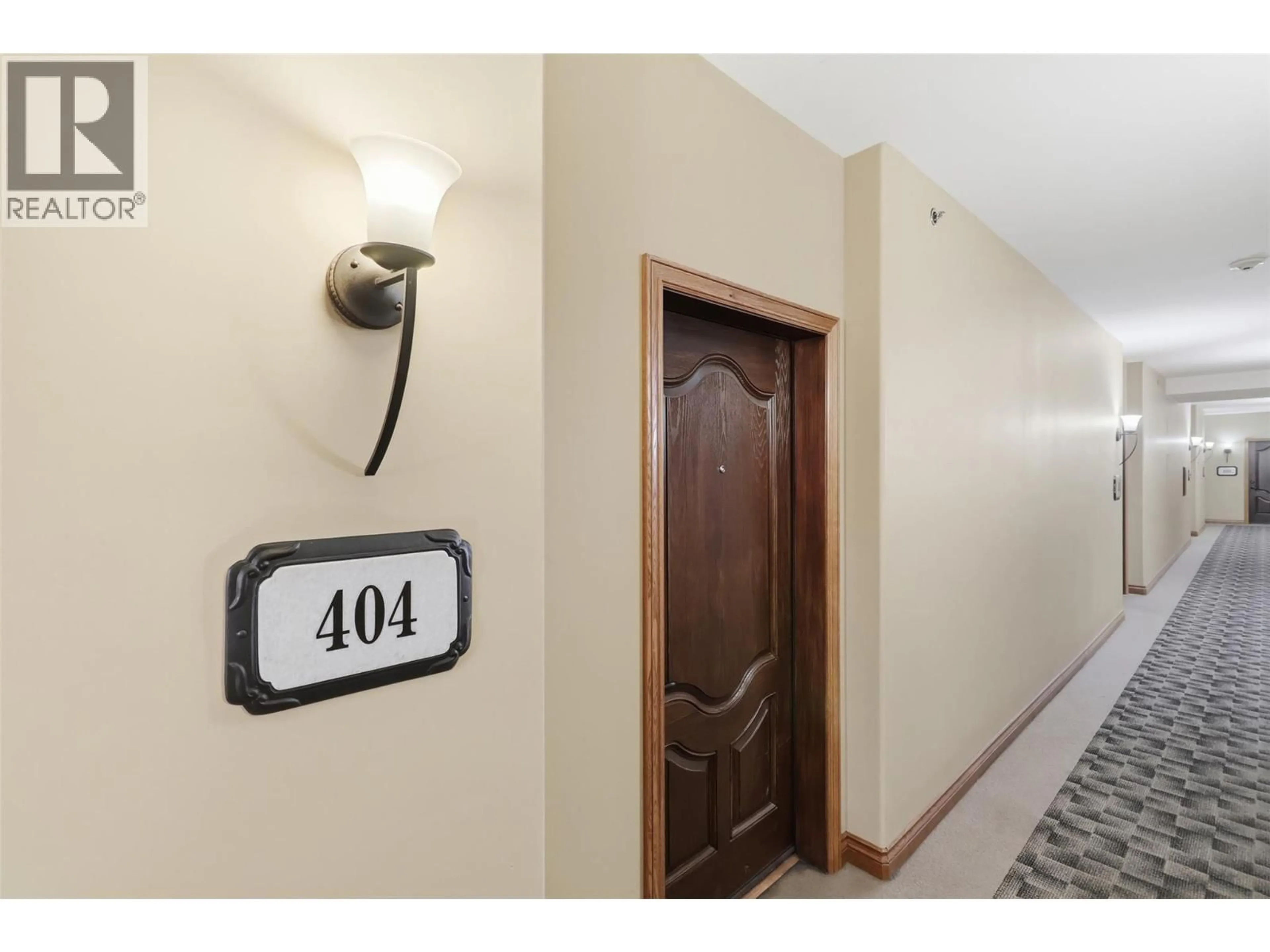 Indoor foyer for 404 - 795 MCGILL ROAD, Kamloops British Columbia V2C0B9