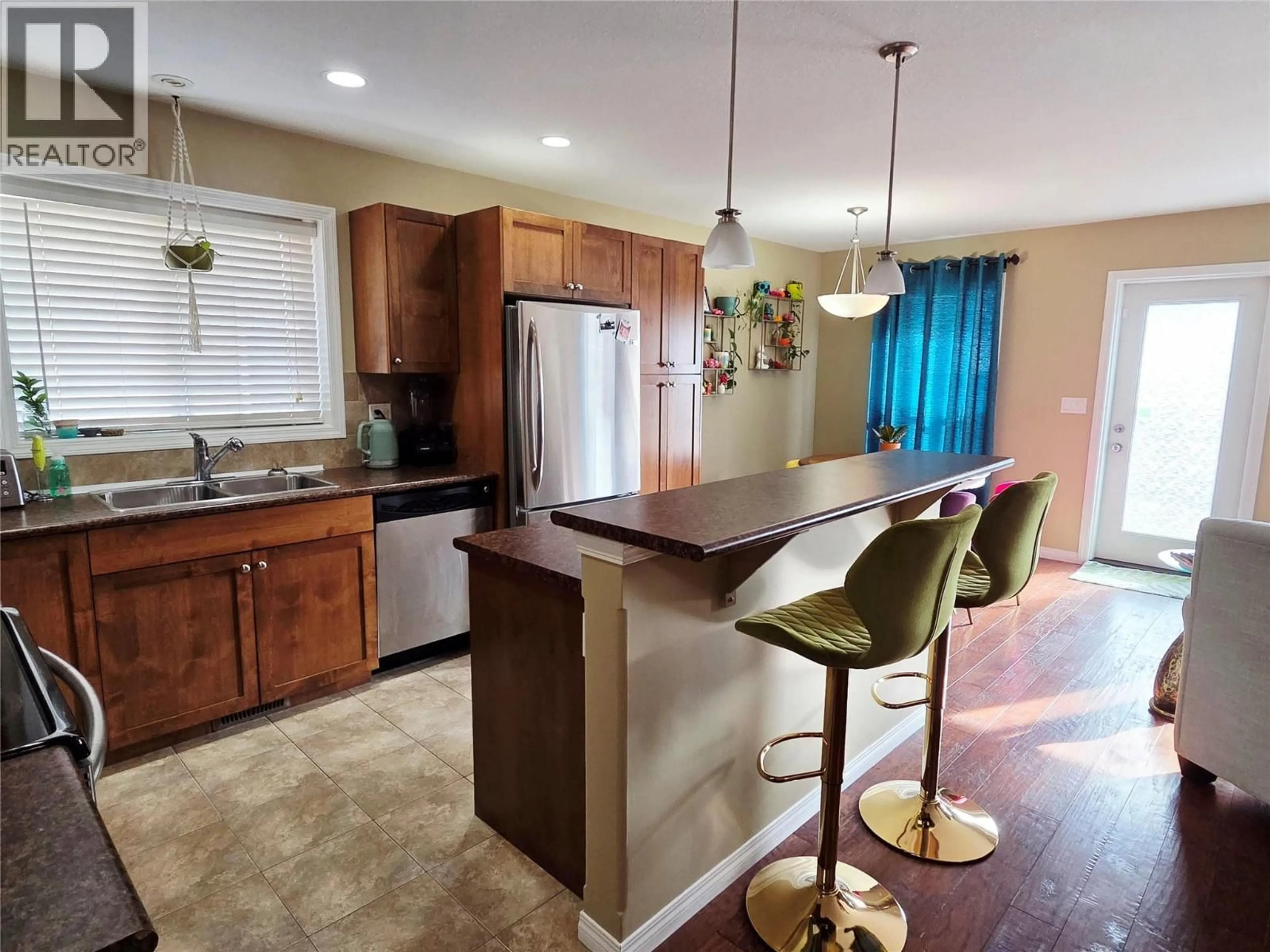 Open concept kitchen, unknown for 1516 21  S AVENUE, Cranbrook British Columbia V1C0B5