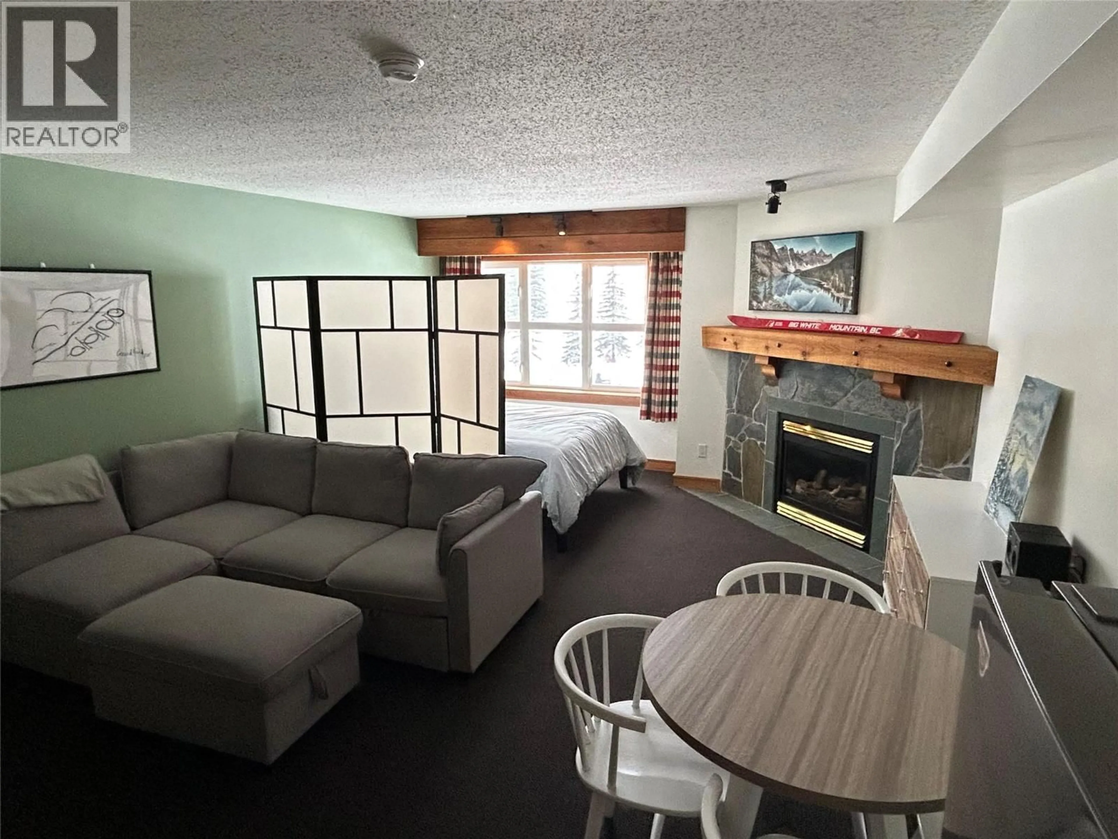 Living room with furniture, unknown for 313 - 5275 BIG WHITE ROAD, Big White British Columbia V1P1T4