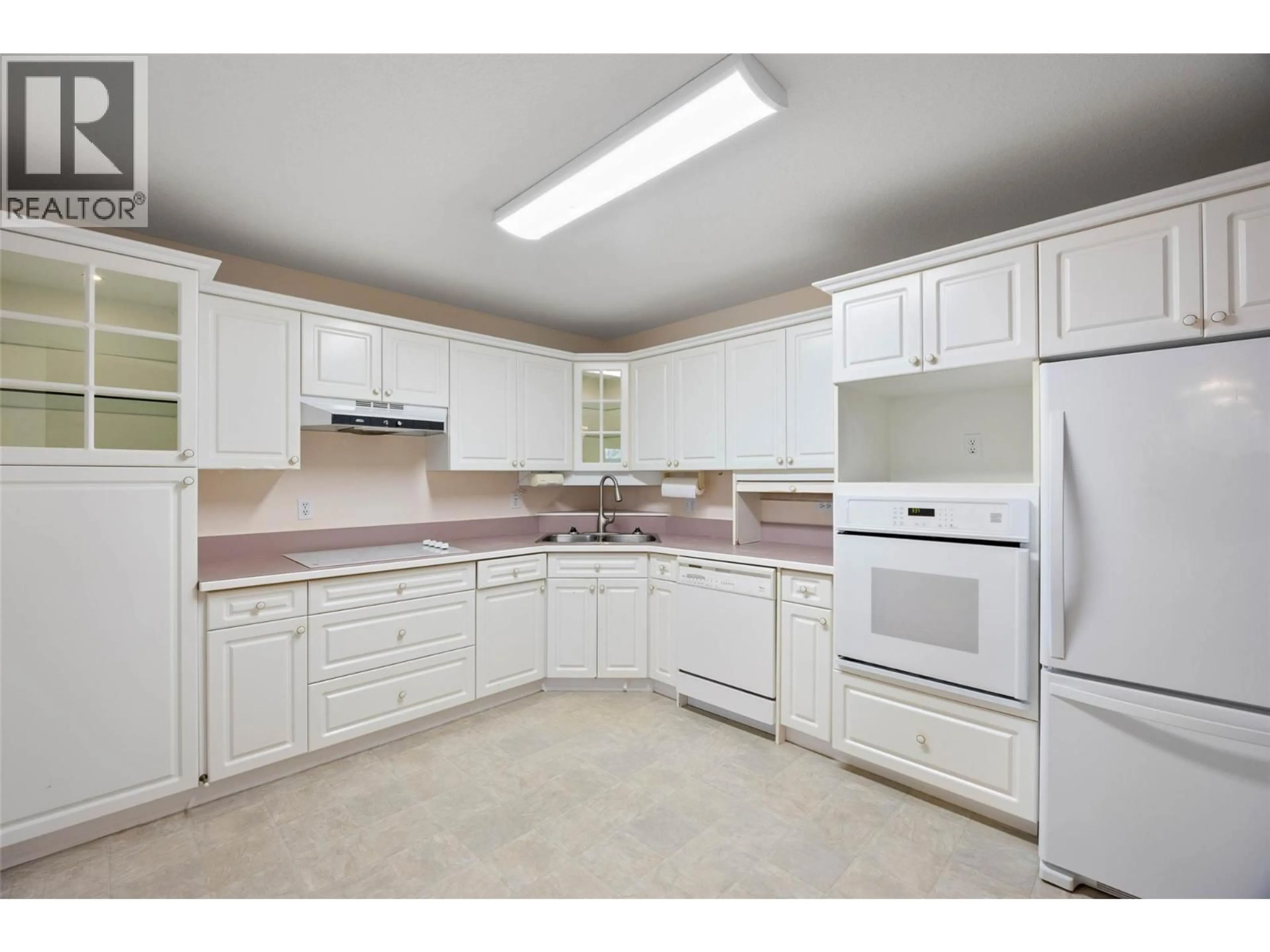 Standard kitchen, unknown for 6 - 2022 PACIFIC WAY, Kamloops British Columbia V1S1T1