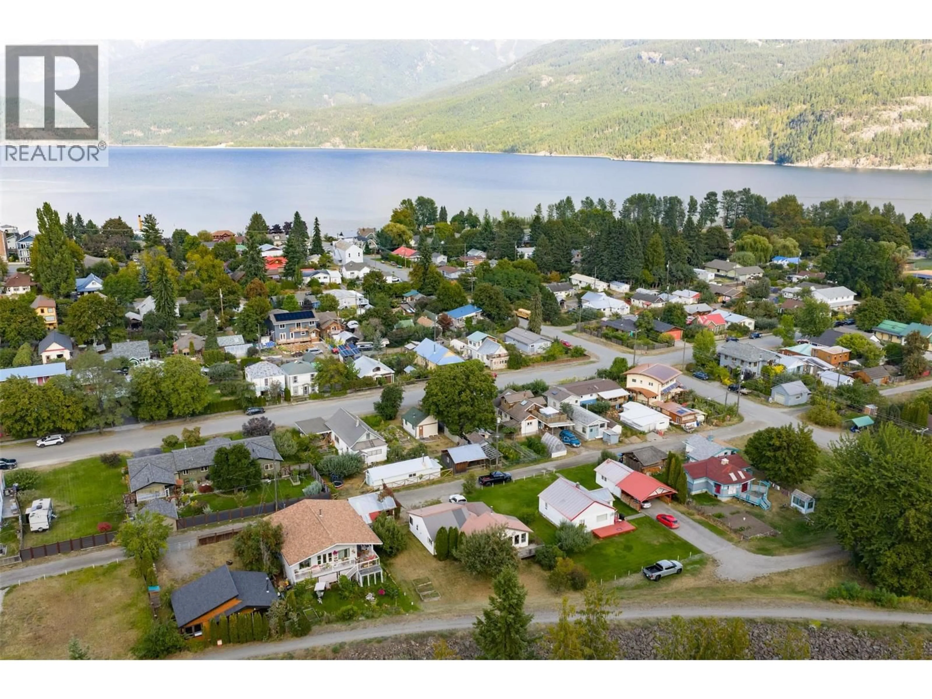 A pic from outside/outdoor area/front of a property/back of a property/a pic from drone, unknown for 320 RIVER LANE, Kaslo British Columbia V0G1M0