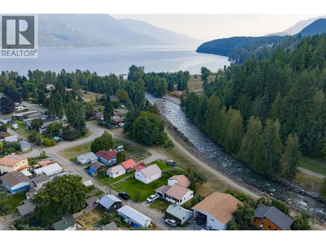 320 RIVER LANE, Kaslo 5