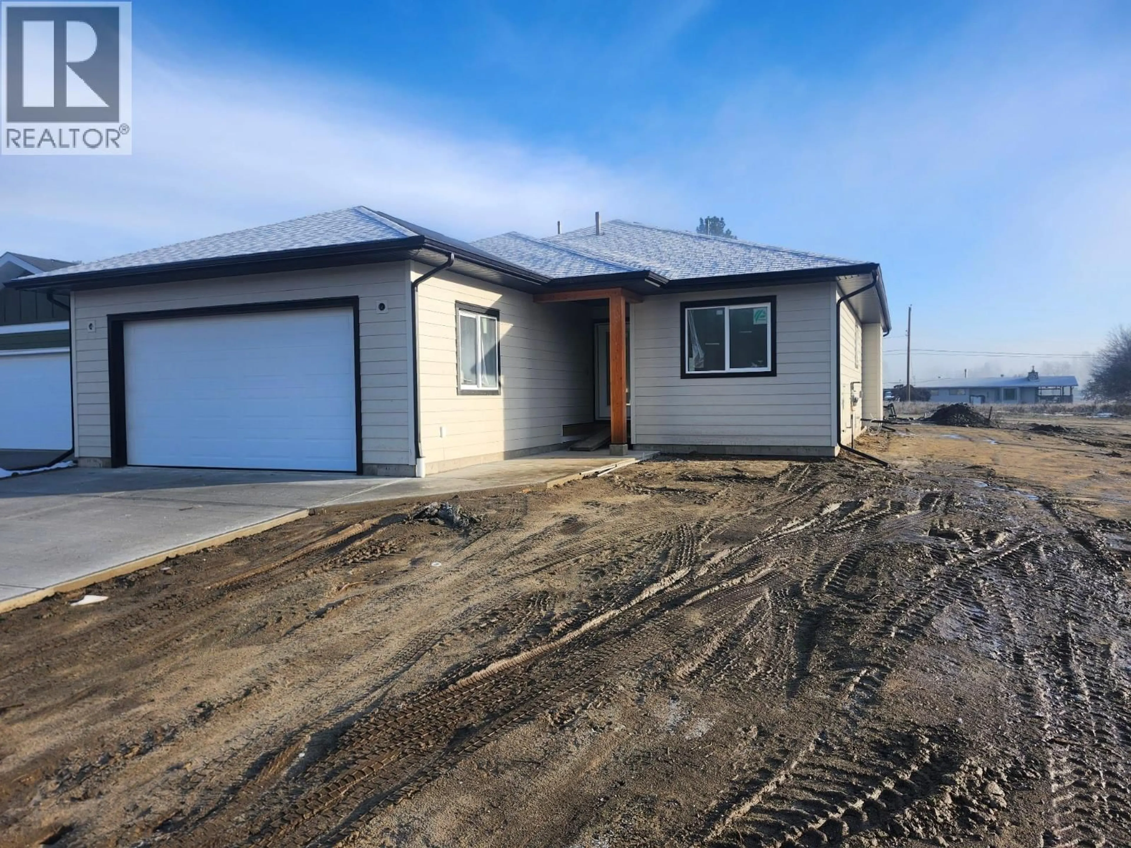Home with vinyl exterior material, street for 6050 19TH STREET, Grand Forks British Columbia V0H1H0