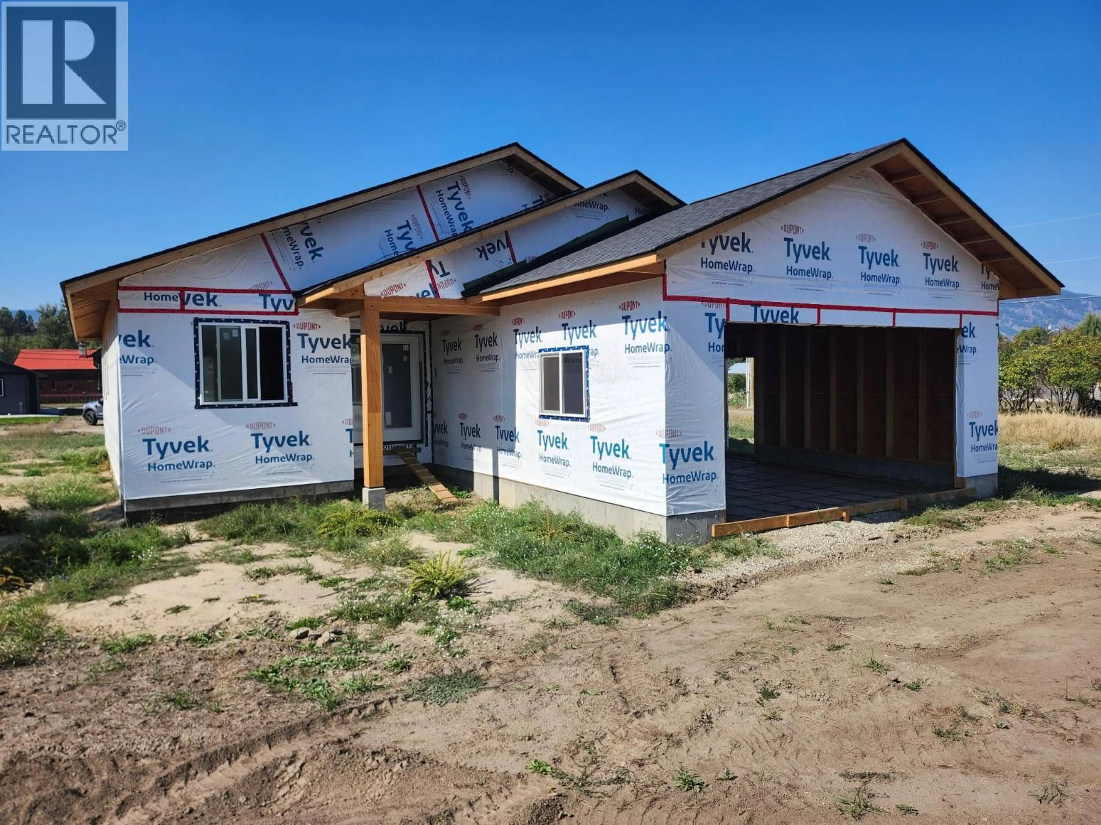 Home with vinyl exterior material, building for 6085 18TH STREET, Grand Forks British Columbia V0H1H0