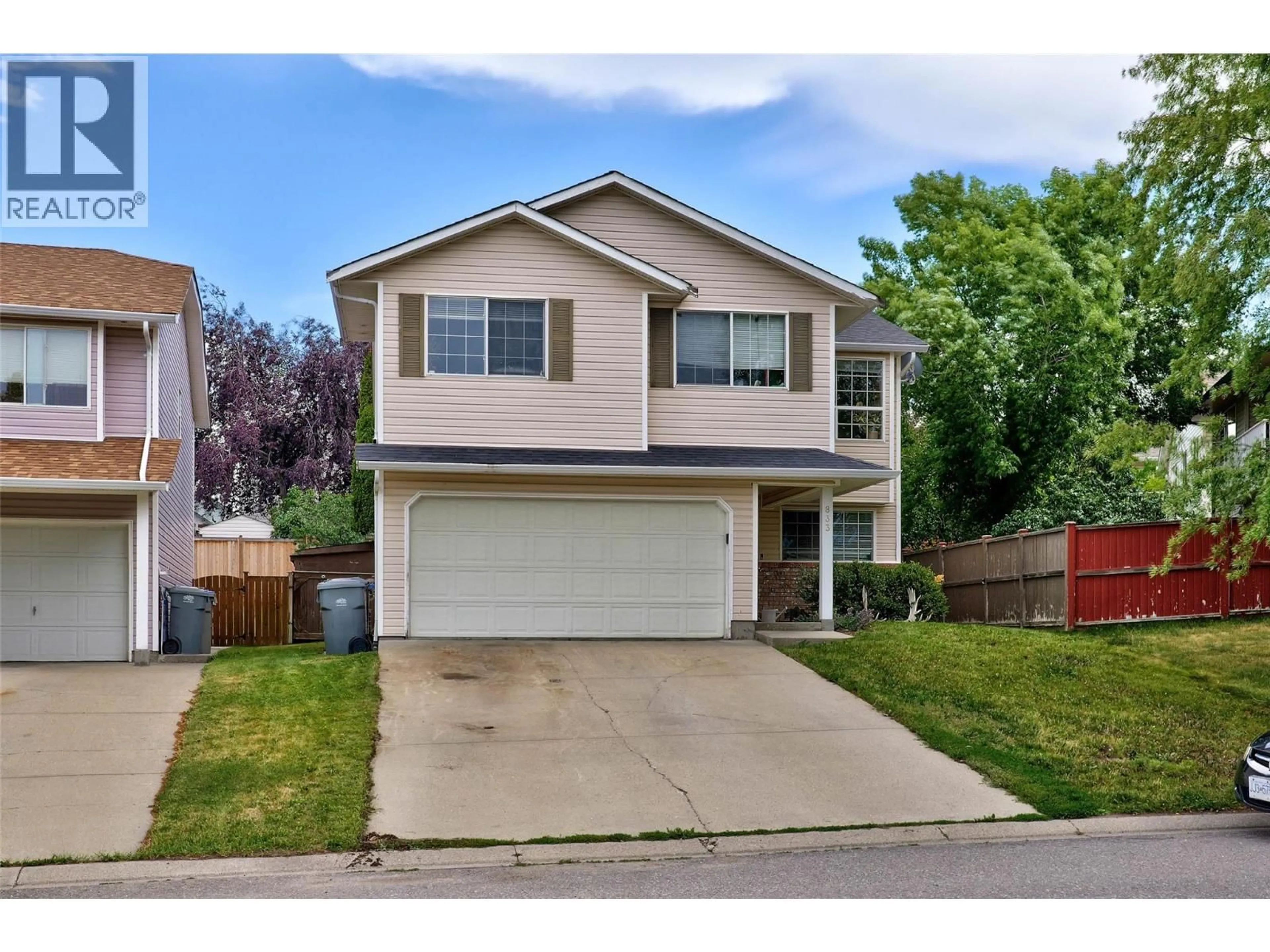 Home with vinyl exterior material, street for 833 REGENT CRESCENT, Kamloops British Columbia V1S1X1