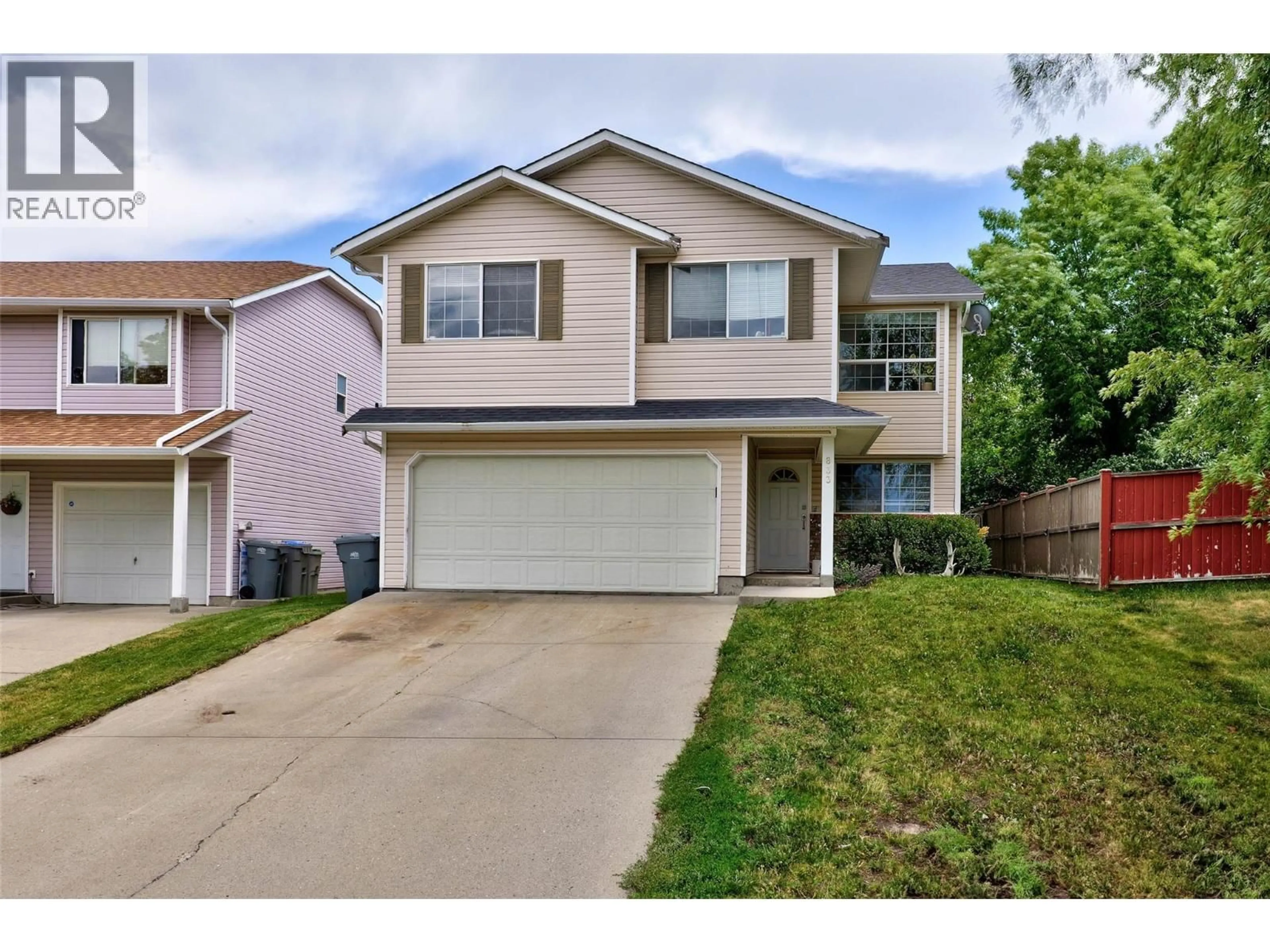 Home with vinyl exterior material, street for 833 REGENT CRESCENT, Kamloops British Columbia V1S1X1