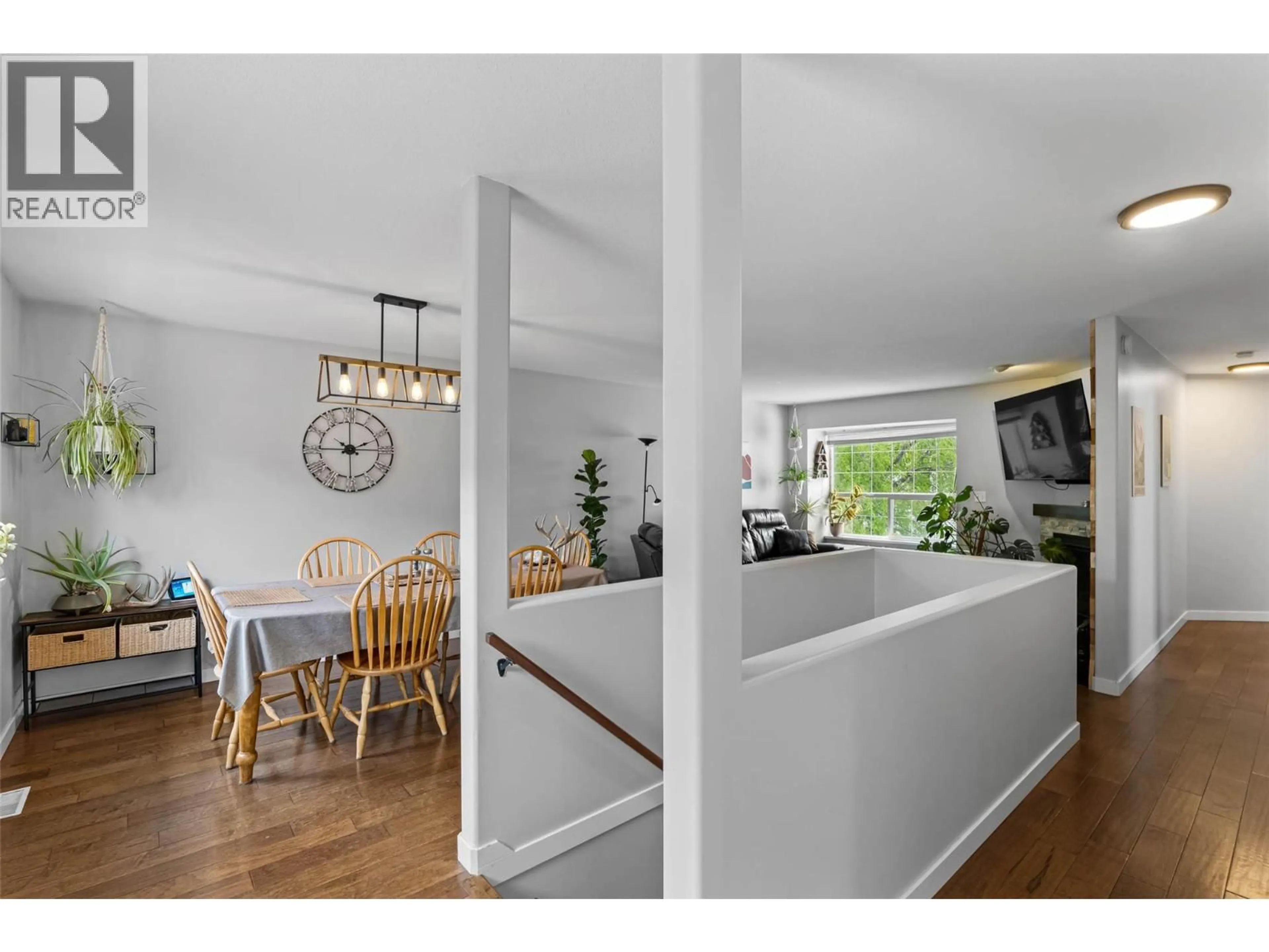 Open concept kitchen, wood/laminate floor for 833 REGENT CRESCENT, Kamloops British Columbia V1S1X1