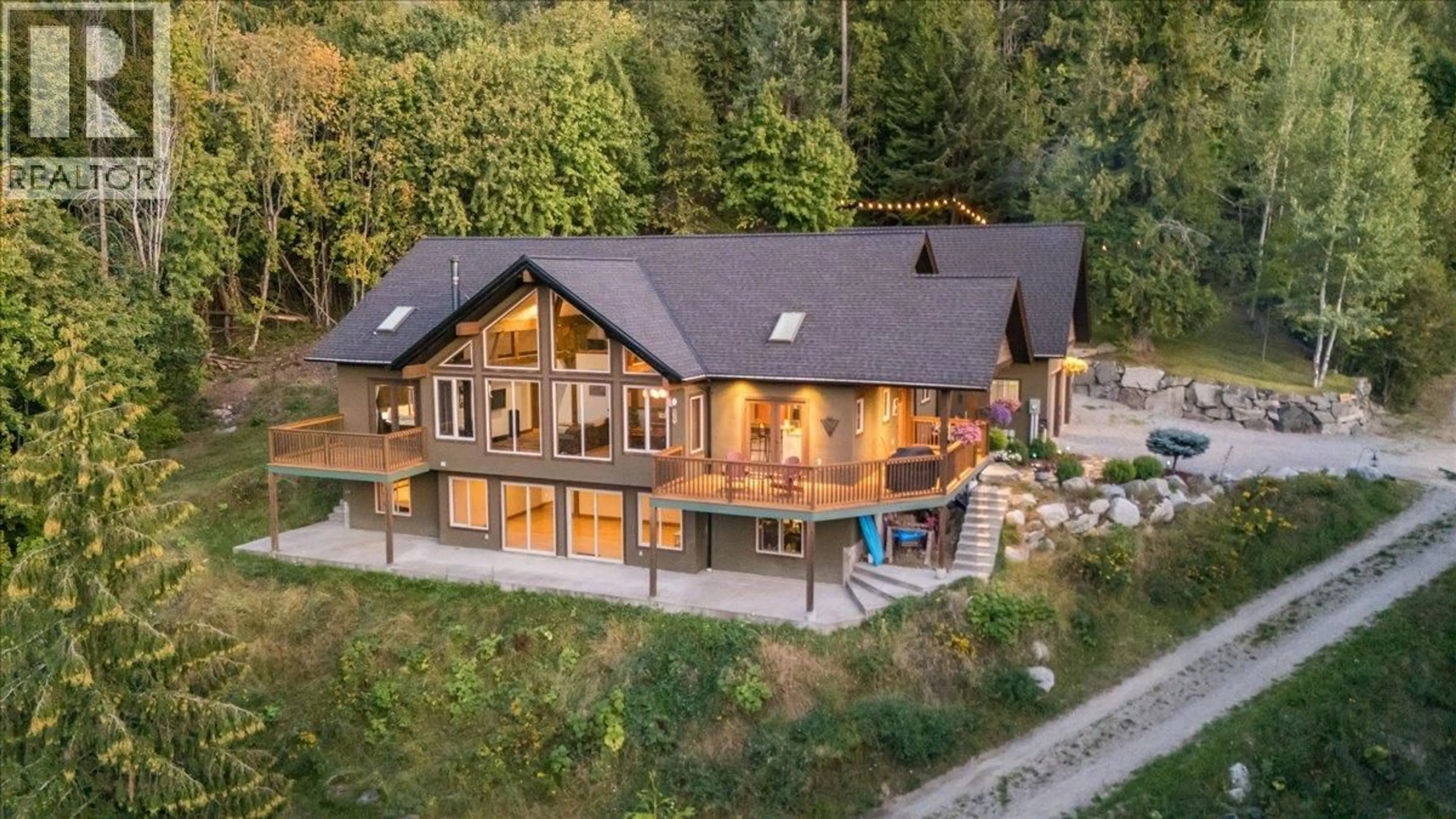 A pic from outside/outdoor area/front of a property/back of a property/a pic from drone, mountain view for 3213 VINDUSKY ROAD, Nelson British Columbia V1L6X7