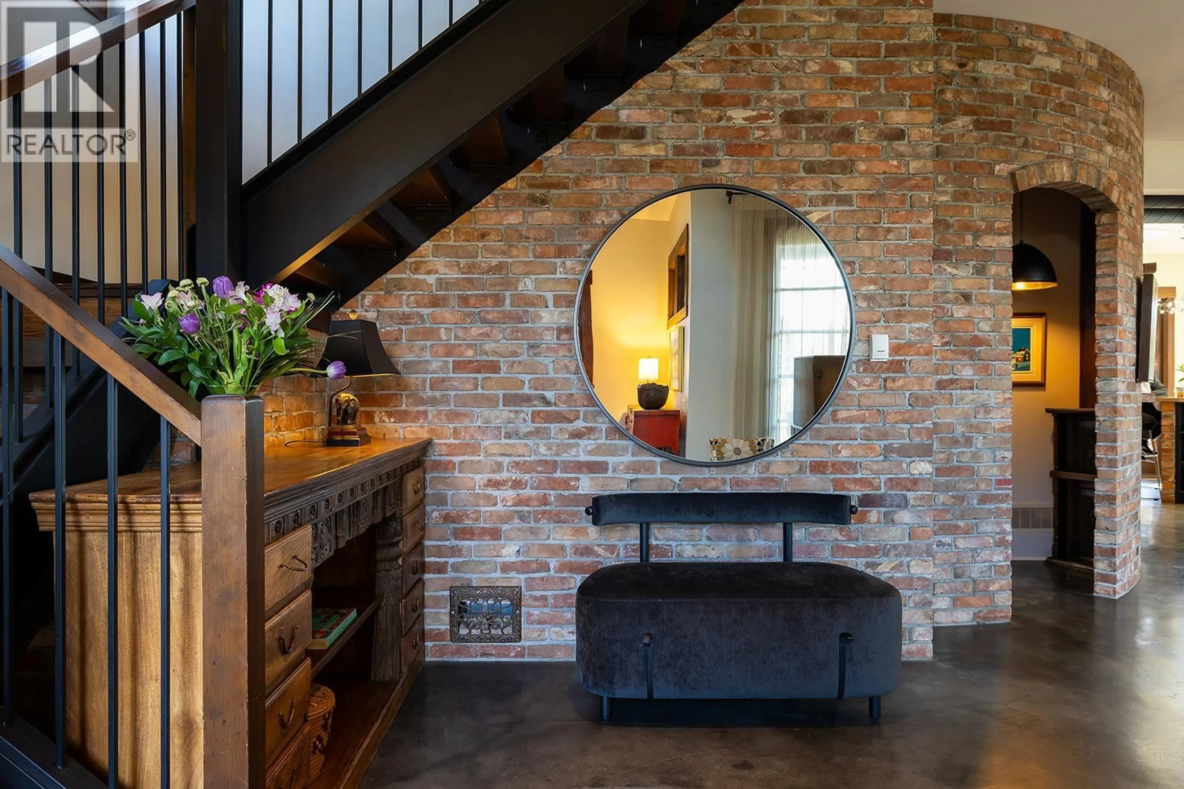 Indoor entryway for 2673 BATH STREET, Kelowna British Columbia V1Y1M3