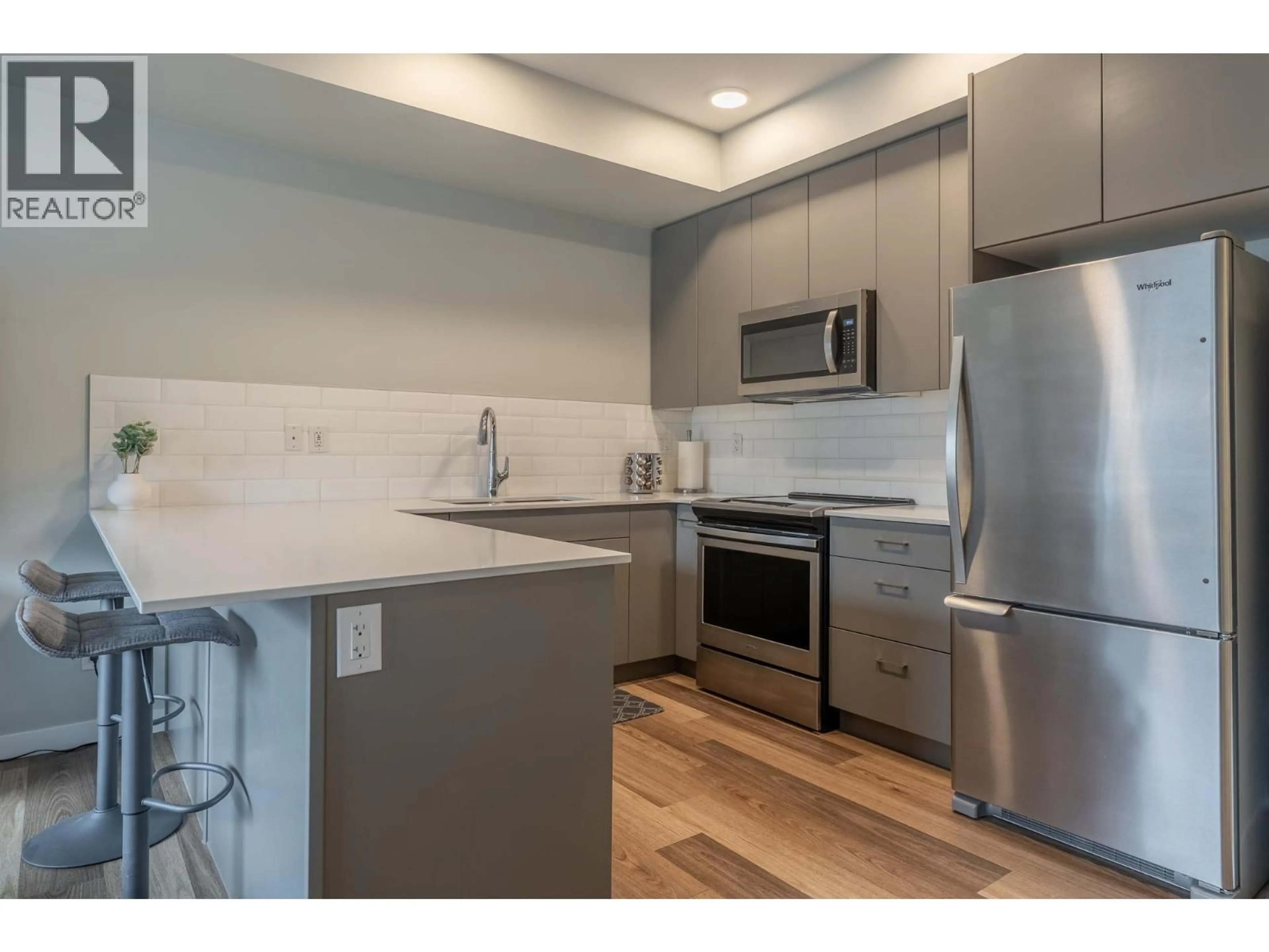 Standard kitchen, unknown for 101 - 722 VALLEY ROAD, Kelowna British Columbia V1Y2E6