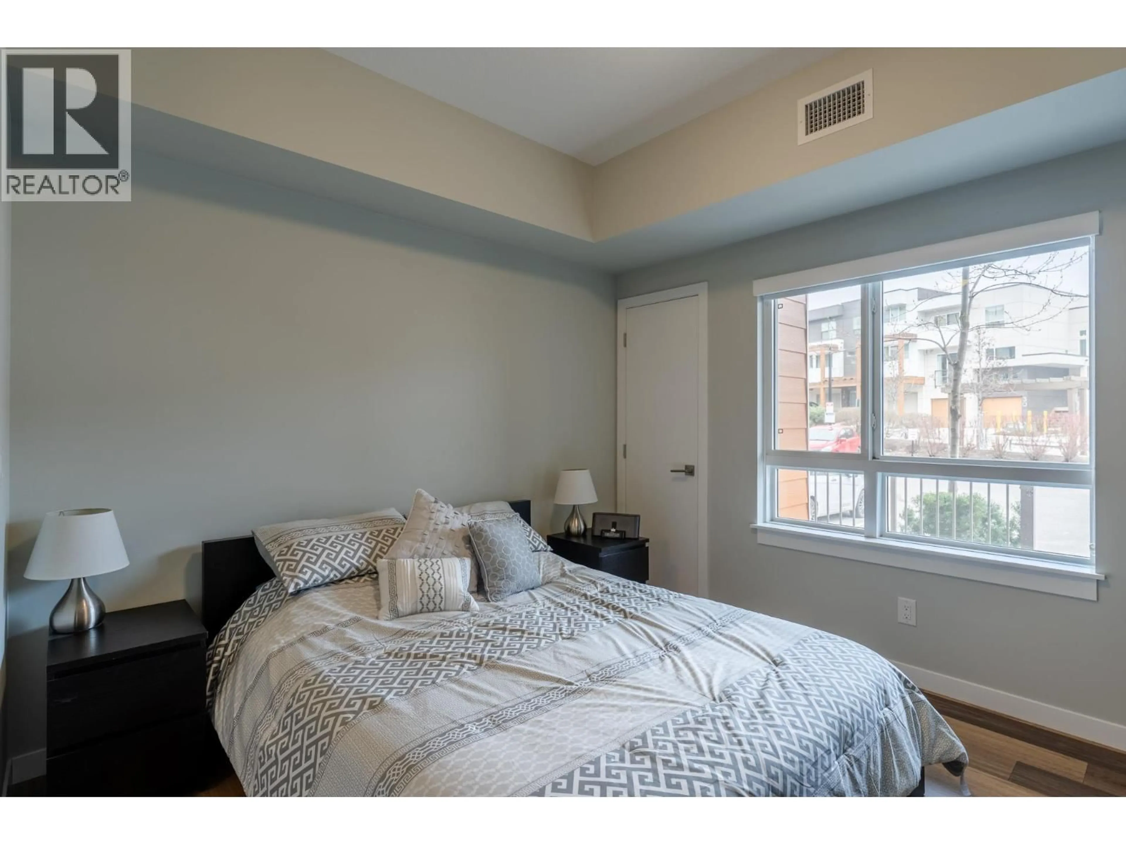 Bedroom with bed, unknown for 101 - 722 VALLEY ROAD, Kelowna British Columbia V1Y2E6