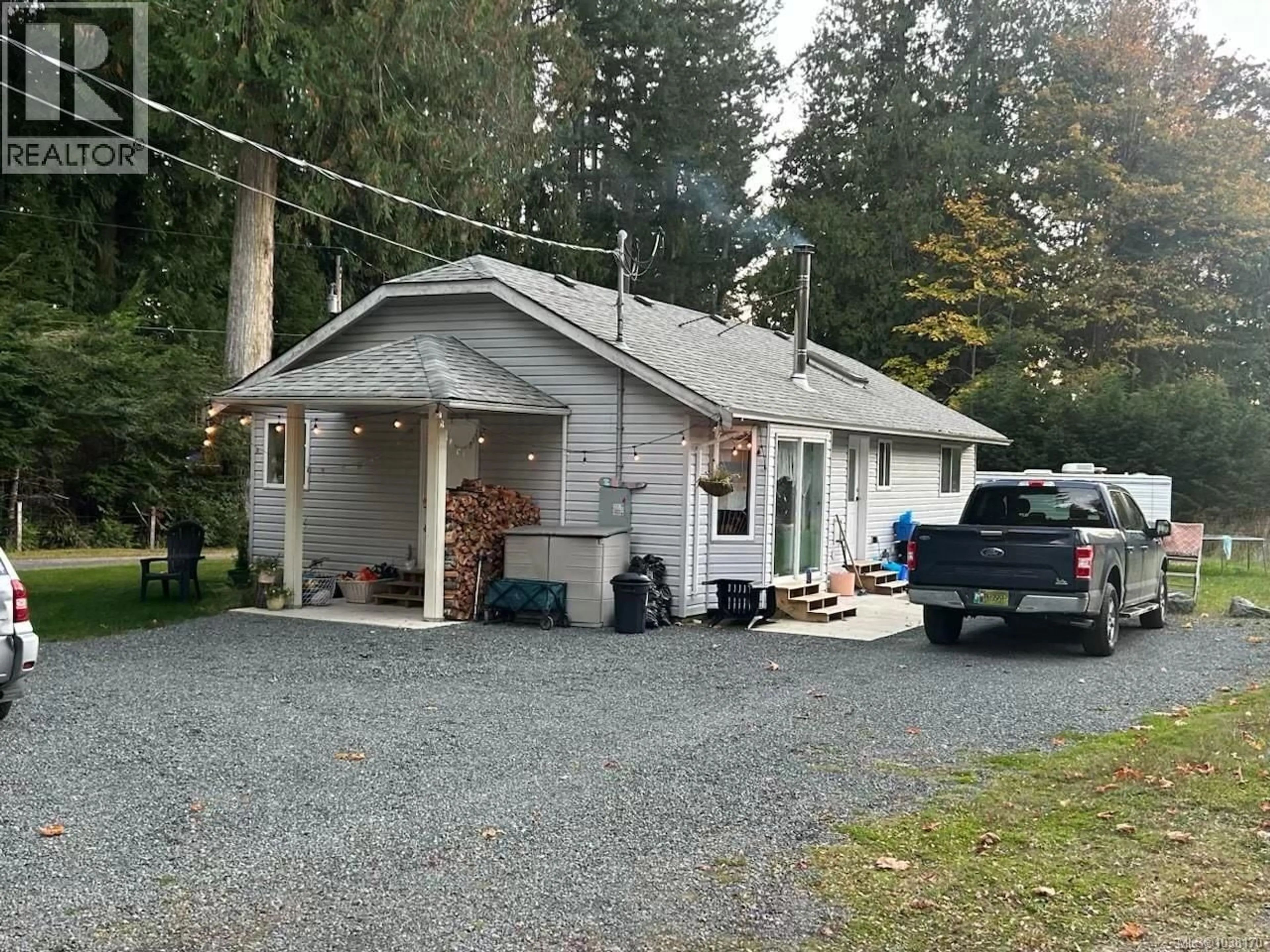 Indoor garage for 2550 SOOKE RIVER ROAD, Sooke British Columbia V9Z0X8