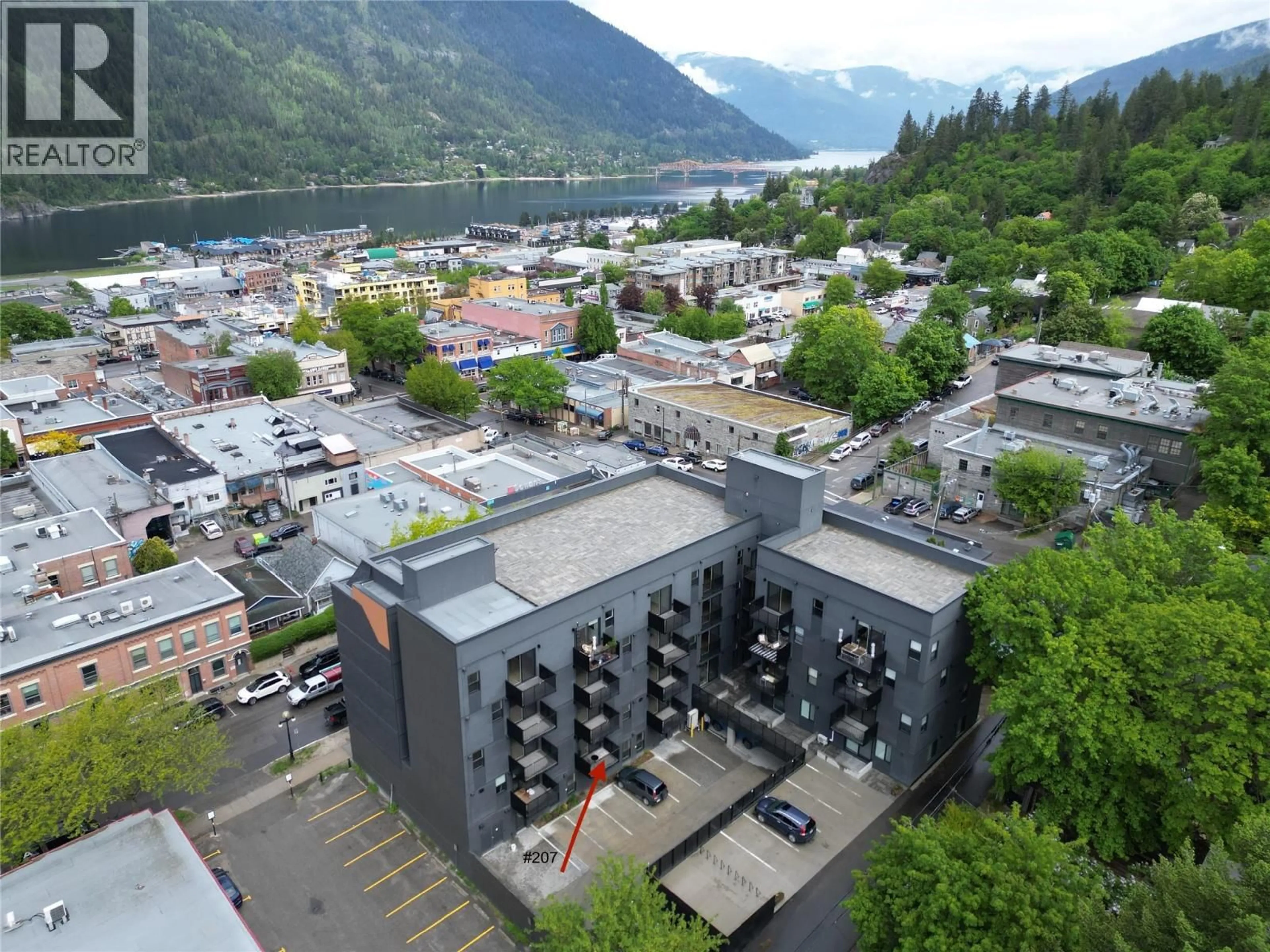 A pic from outside/outdoor area/front of a property/back of a property/a pic from drone, mountain view for 207 - 514 VICTORIA STREET, Nelson British Columbia V1L4K8