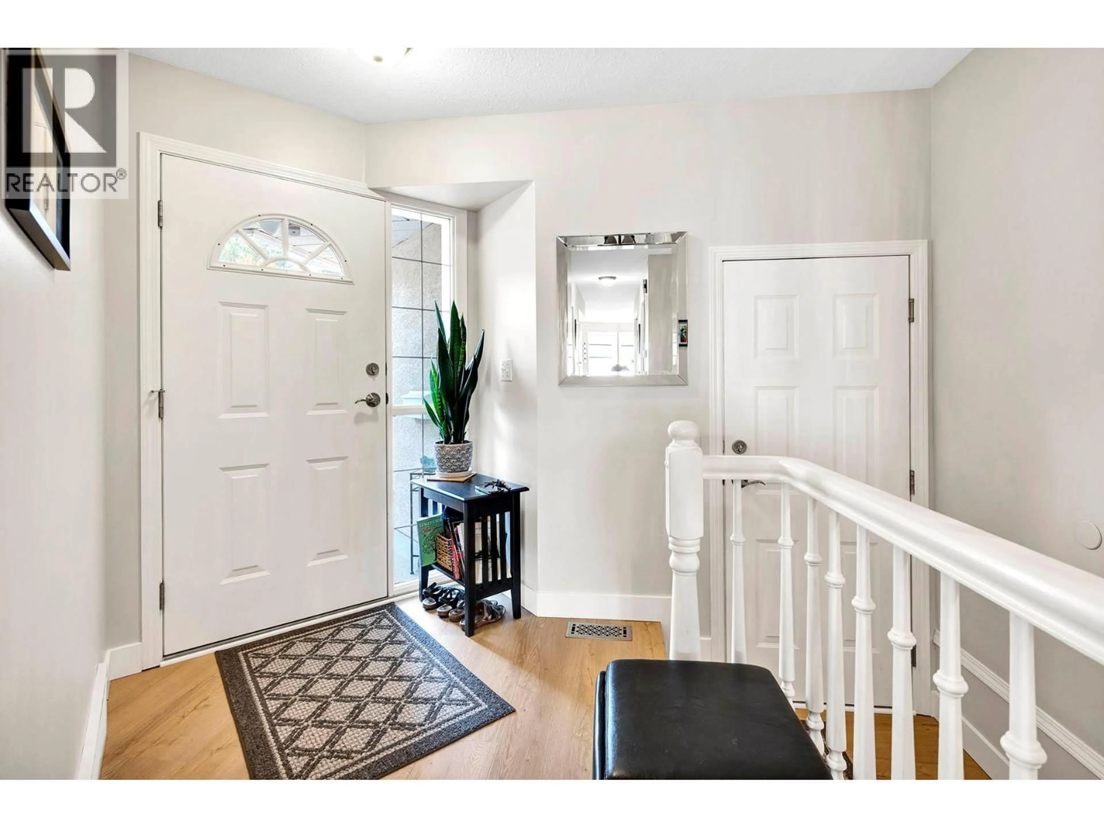 Indoor entryway for 90 - 1775 MCKINLEY COURT, Kamloops British Columbia V2E2P2