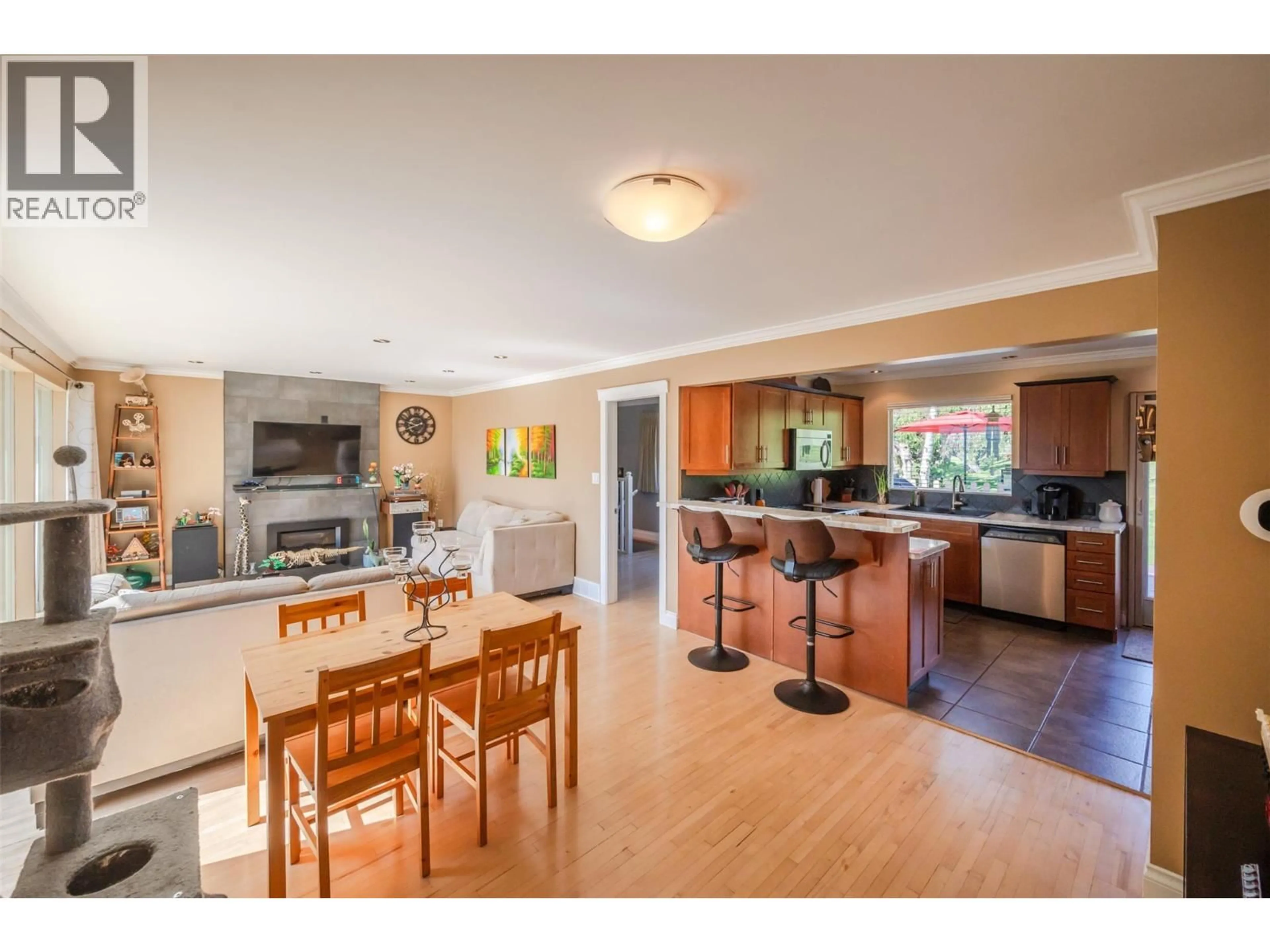 Open concept kitchen, unknown for 808 VEDETTE DRIVE, Penticton British Columbia V2A8Y3