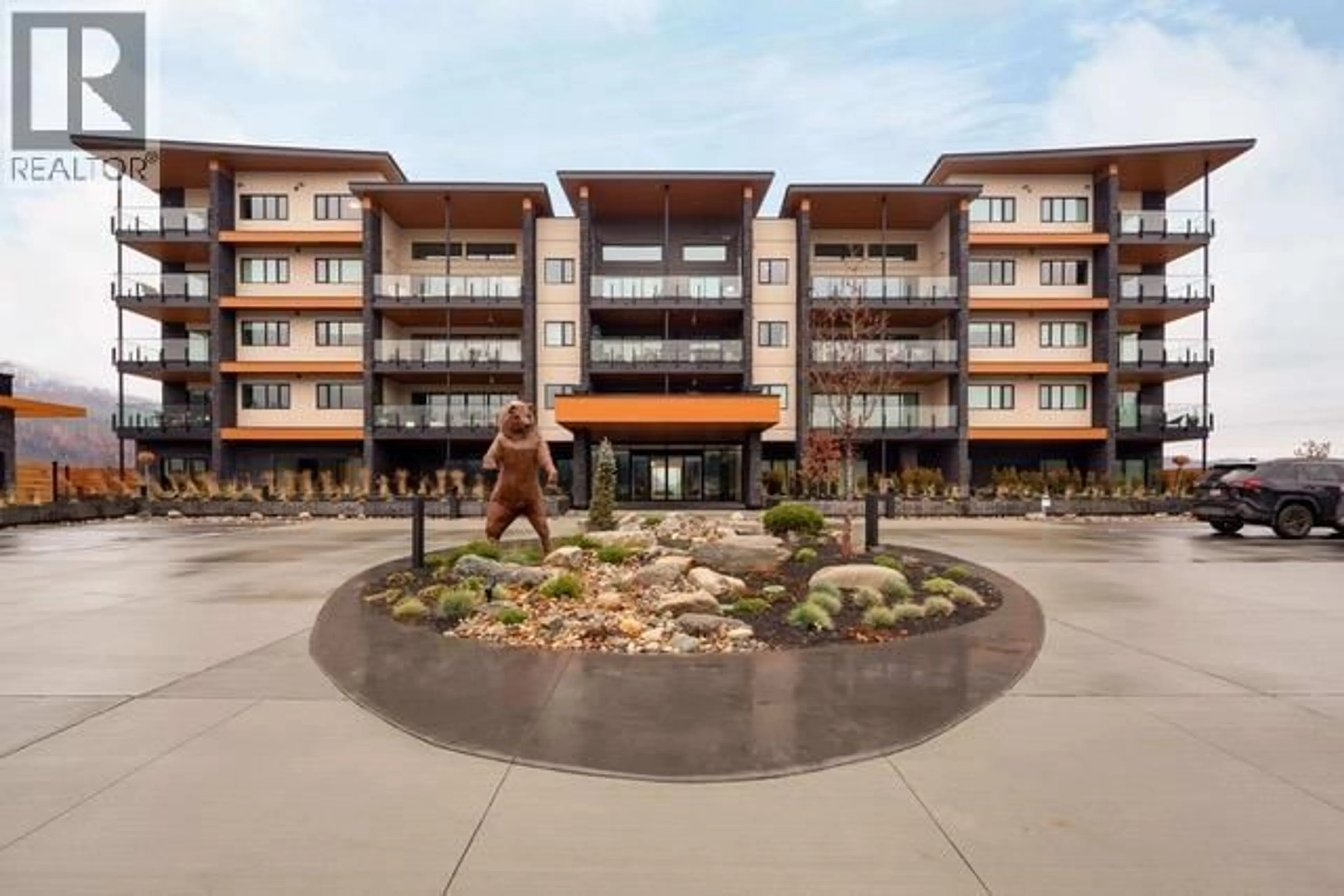 Patio, building for 3306 - 3000 ARIVA DRIVE, Kelowna British Columbia V1Z0B3