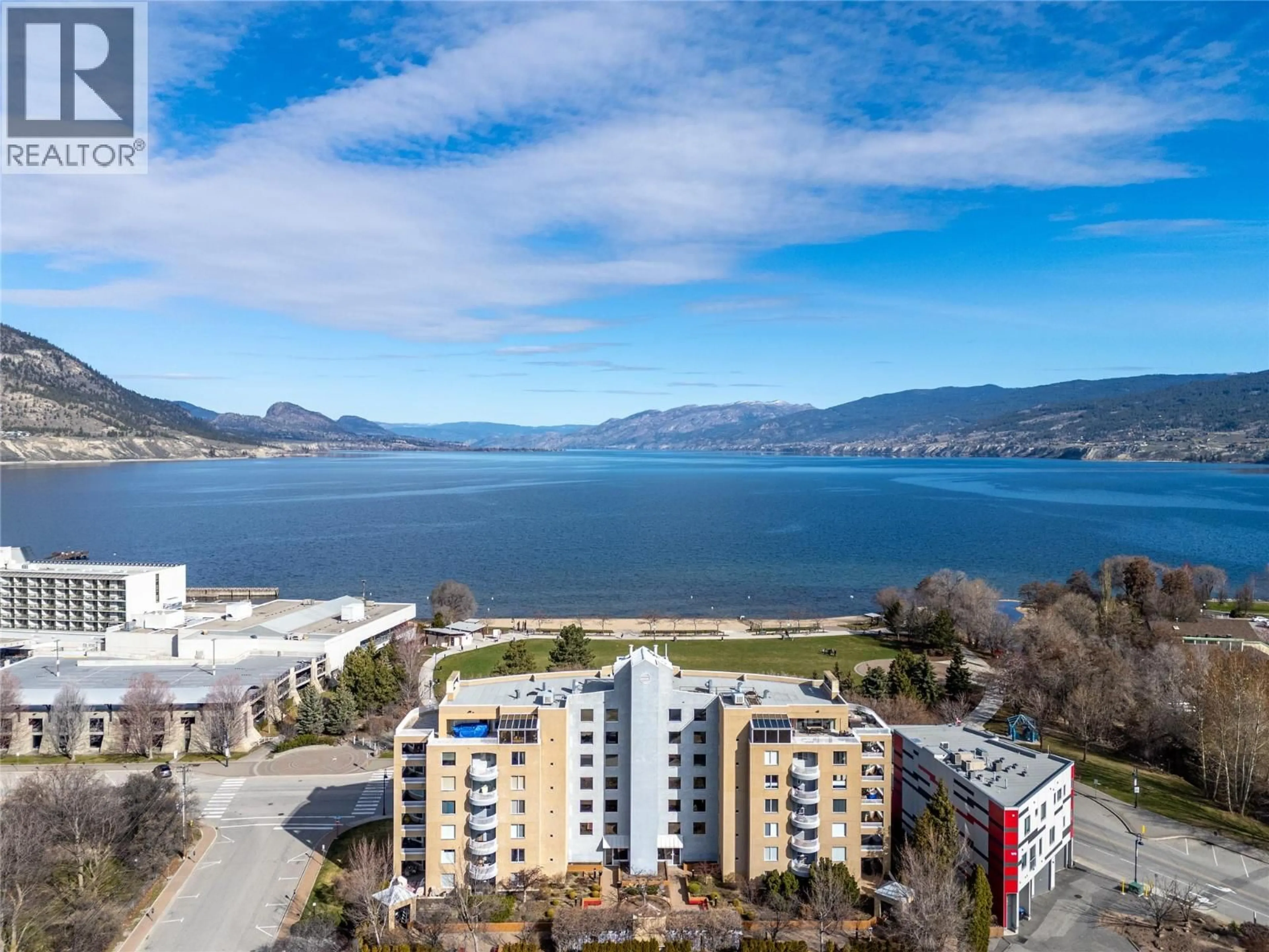 A pic from outside/outdoor area/front of a property/back of a property/a pic from drone, water/lake/river/ocean view for 304 - 86 LAKESHORE DRIVE EAST, Penticton British Columbia V2A1B5