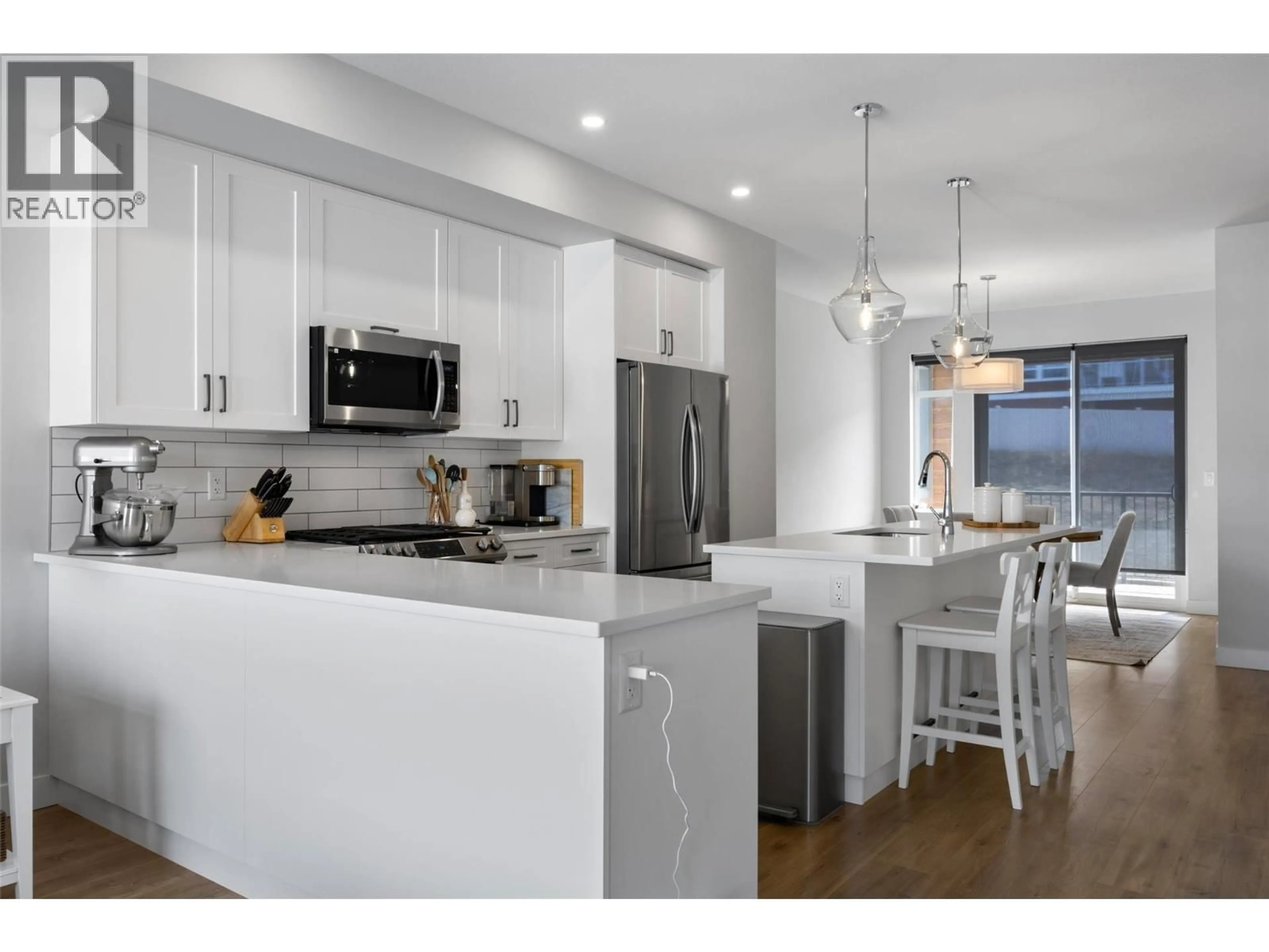 Open concept kitchen, unknown for 110 - 1901 QU'APPELLE BOULEVARD, Kamloops British Columbia V2E0C9