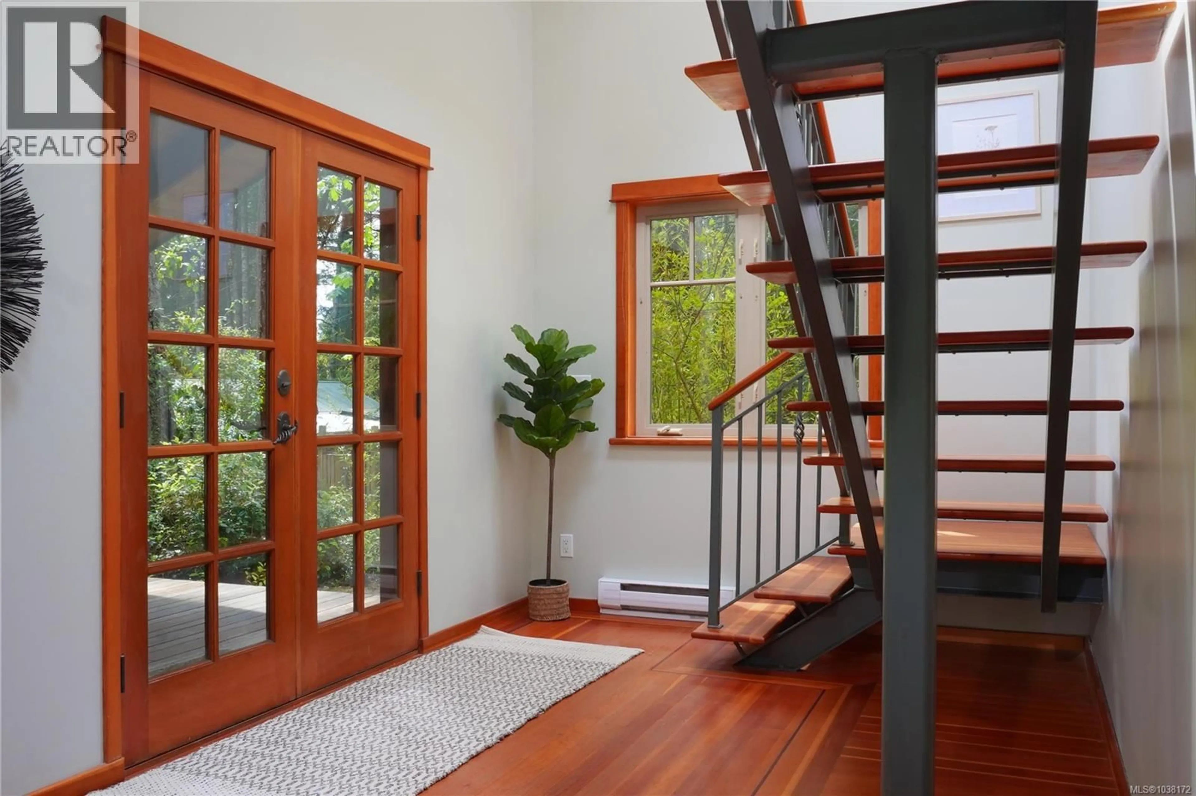Indoor foyer for 452 STARK ROAD, Salt Spring British Columbia V8K1P6