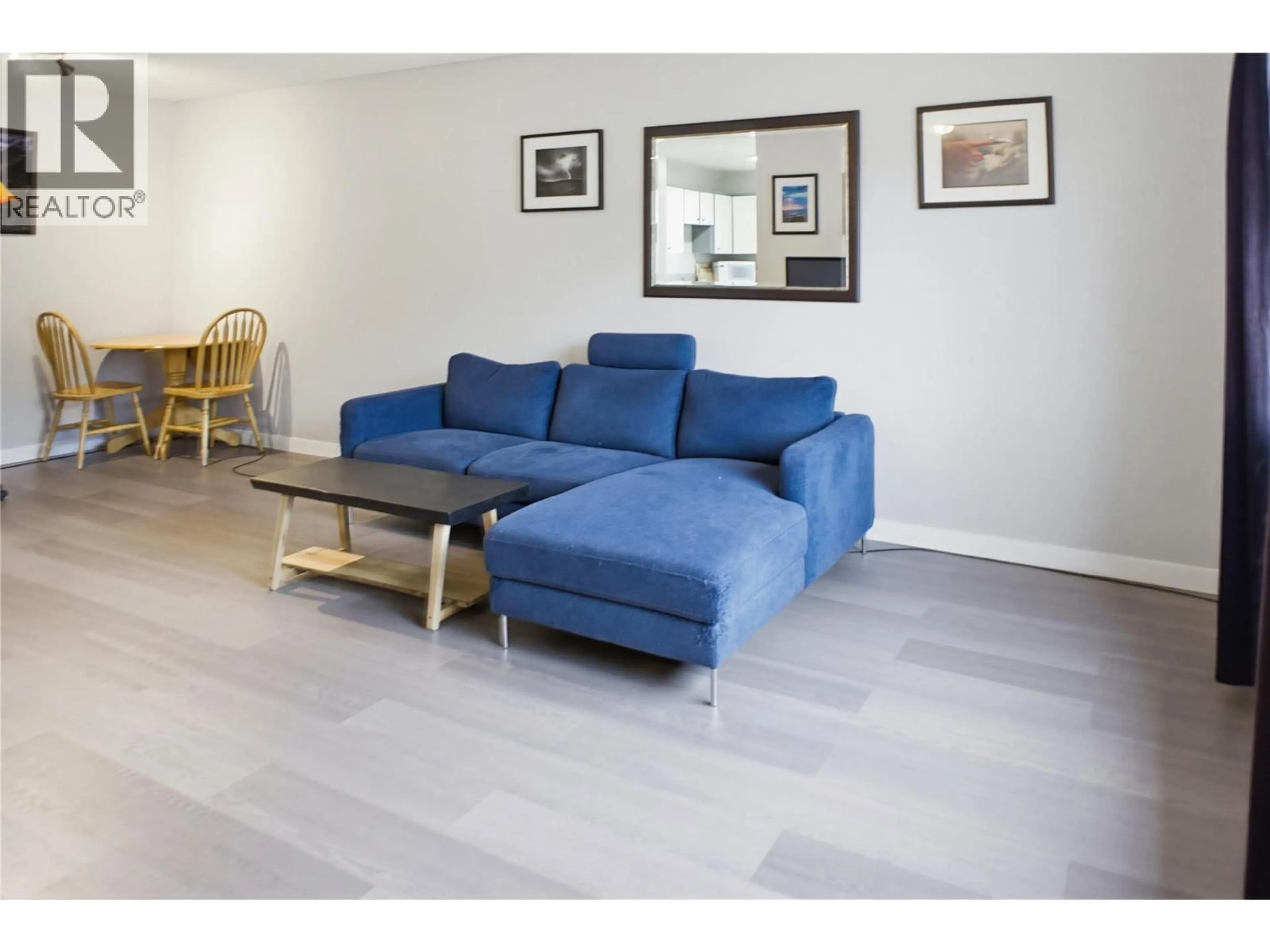 Living room with furniture, unknown for 342 MONMOUTH DRIVE, Kamloops British Columbia V2E1N7