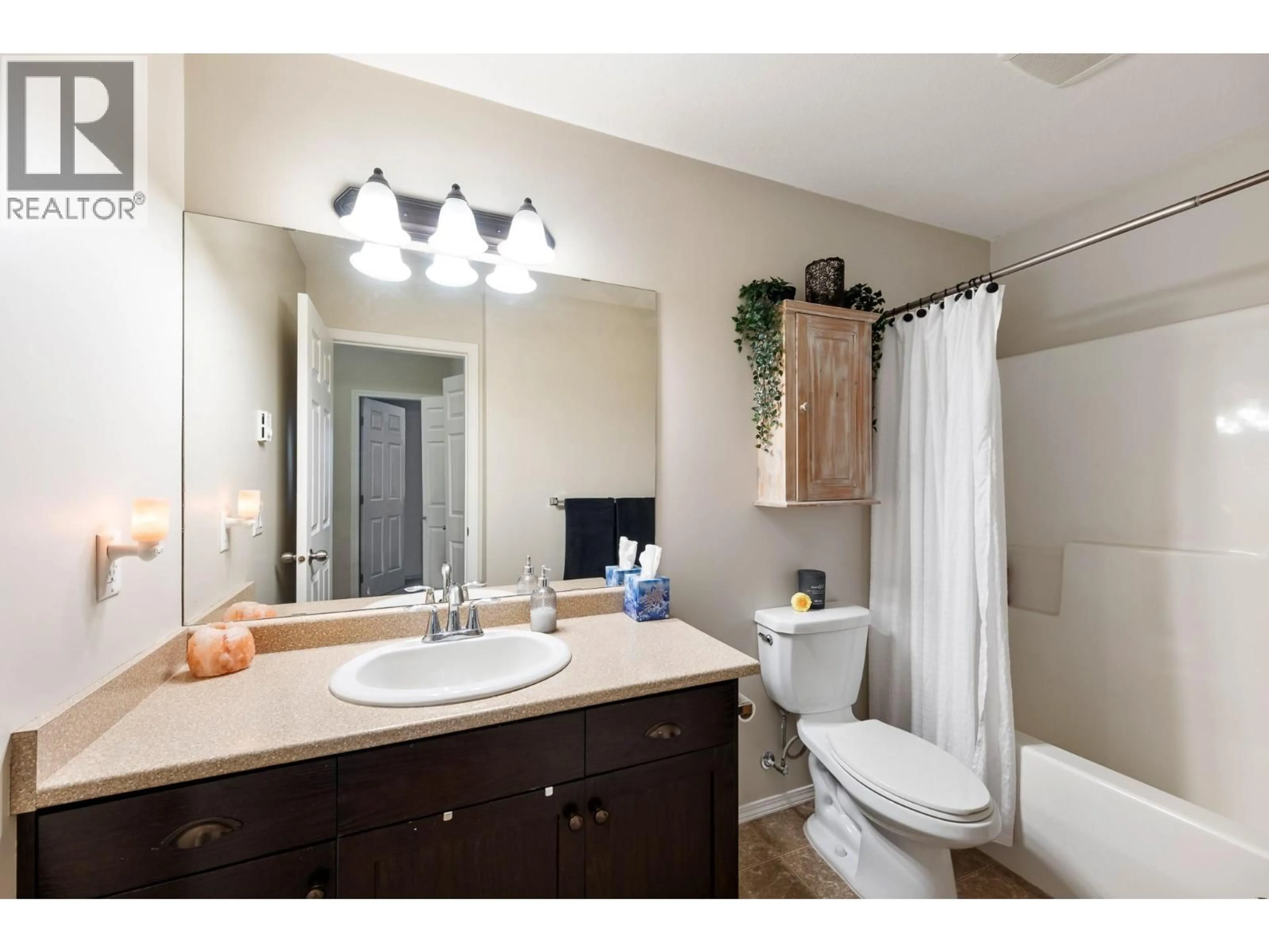 Standard bathroom, ceramic/tile floor for 311 - 250 HOLLYWOOD ROAD SOUTH, Kelowna British Columbia V1X3S9