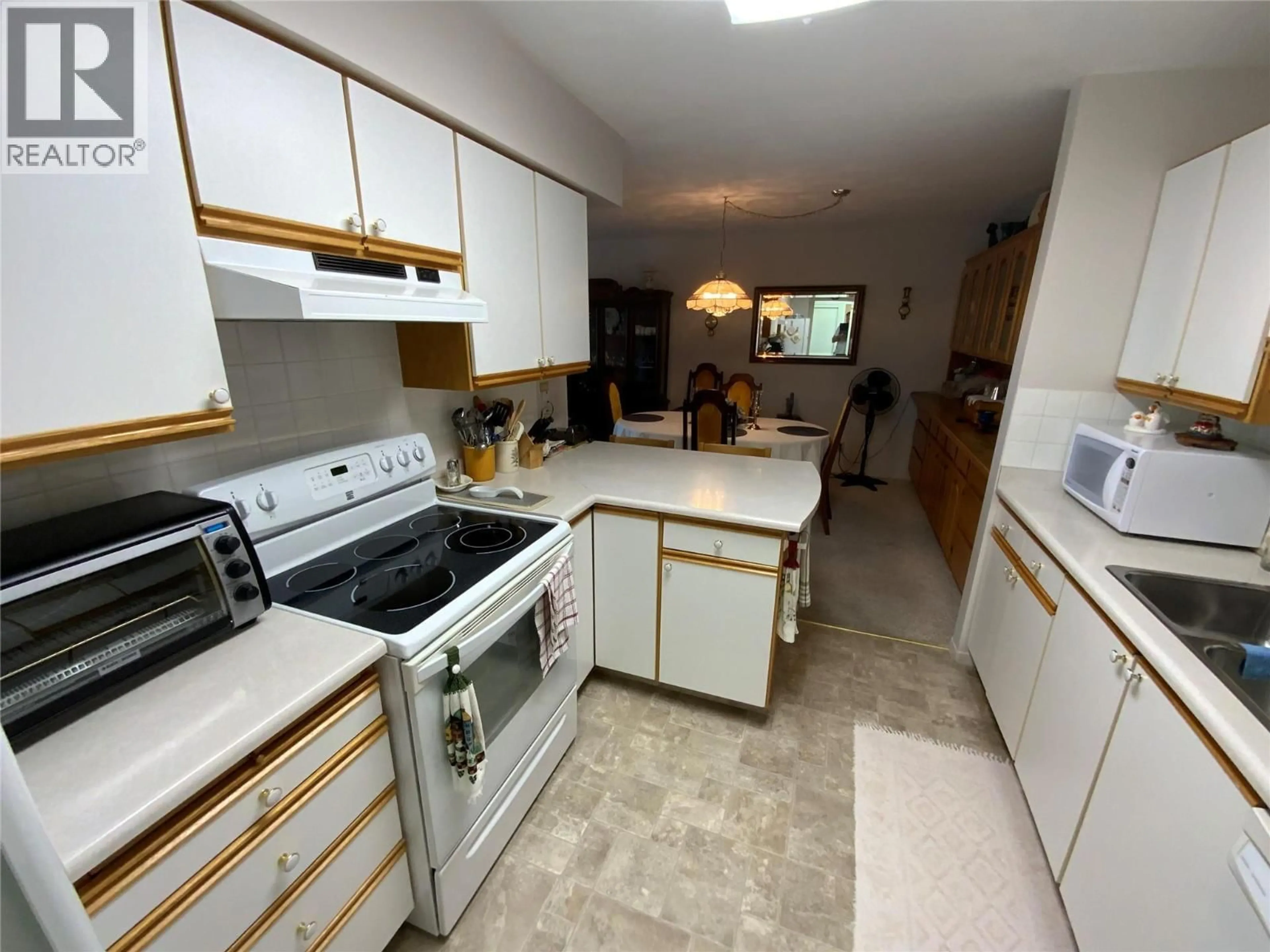 Standard kitchen, unknown for 407 - 195 WARREN AVENUE, Penticton British Columbia V2A3N1