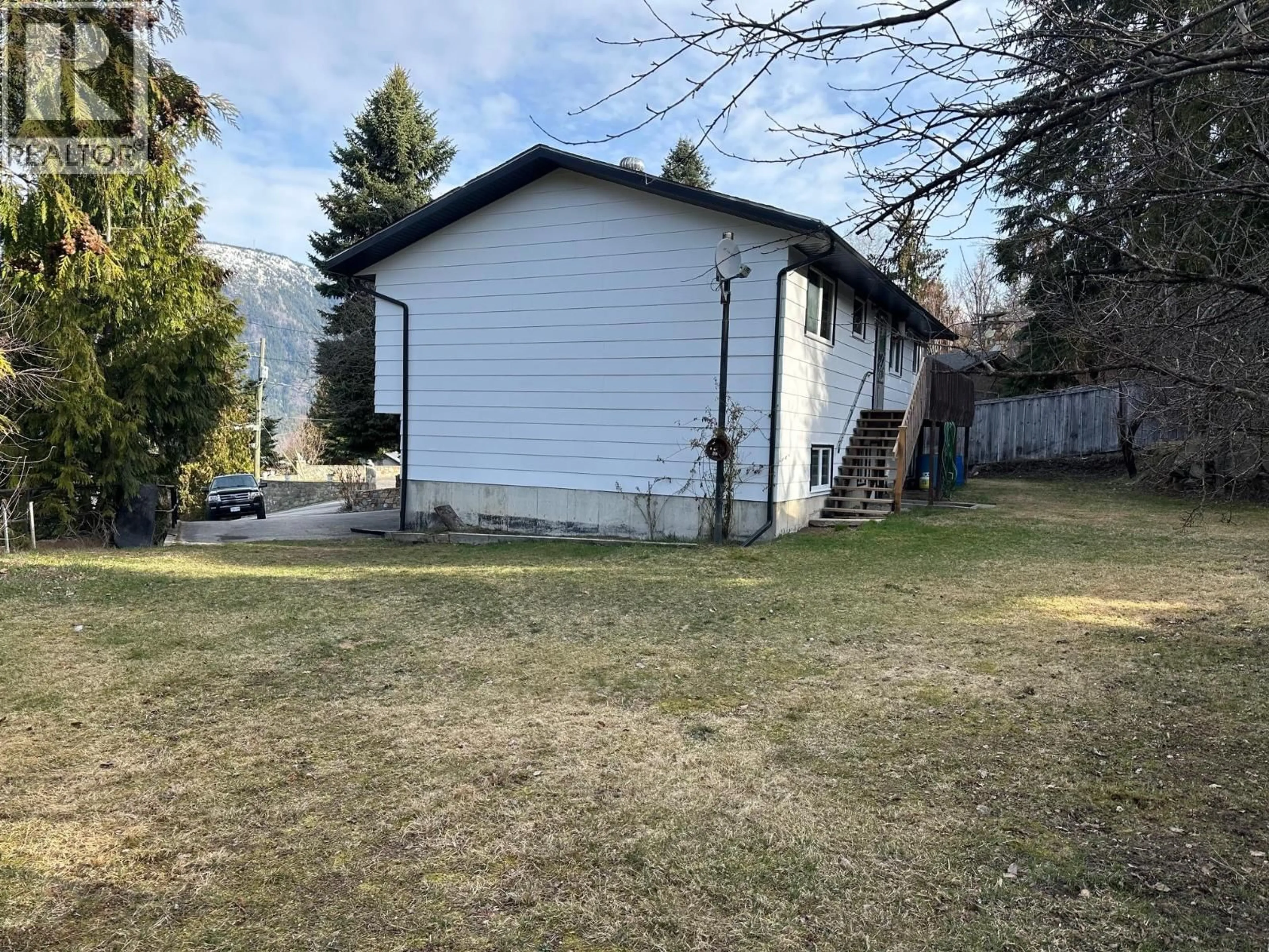 Unknown for 428 BEASLEY STREET, Nelson British Columbia V1L5M7