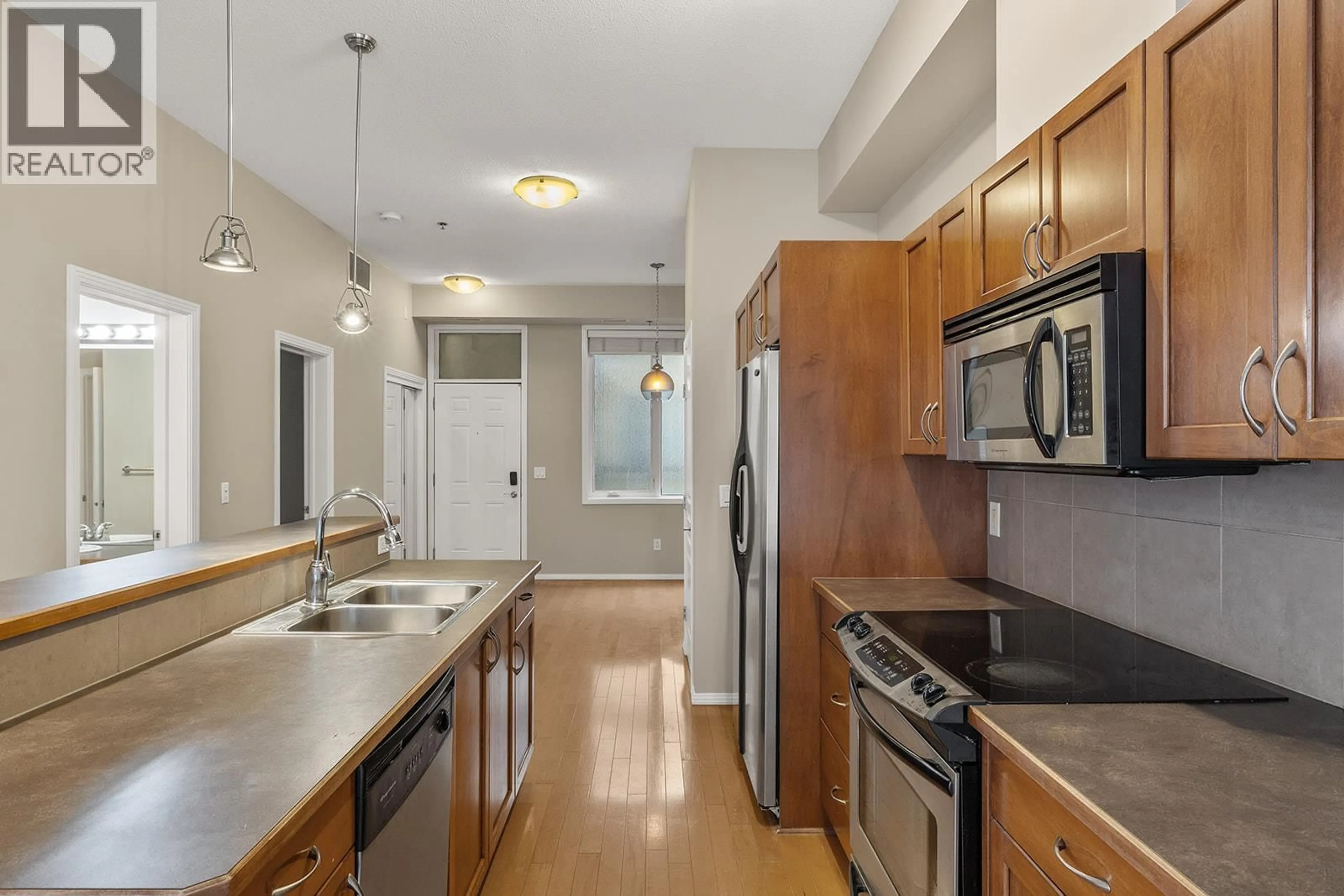 Standard kitchen, unknown for 310 - 1331 ELLIS STREET, Kelowna British Columbia V1Y1Z9