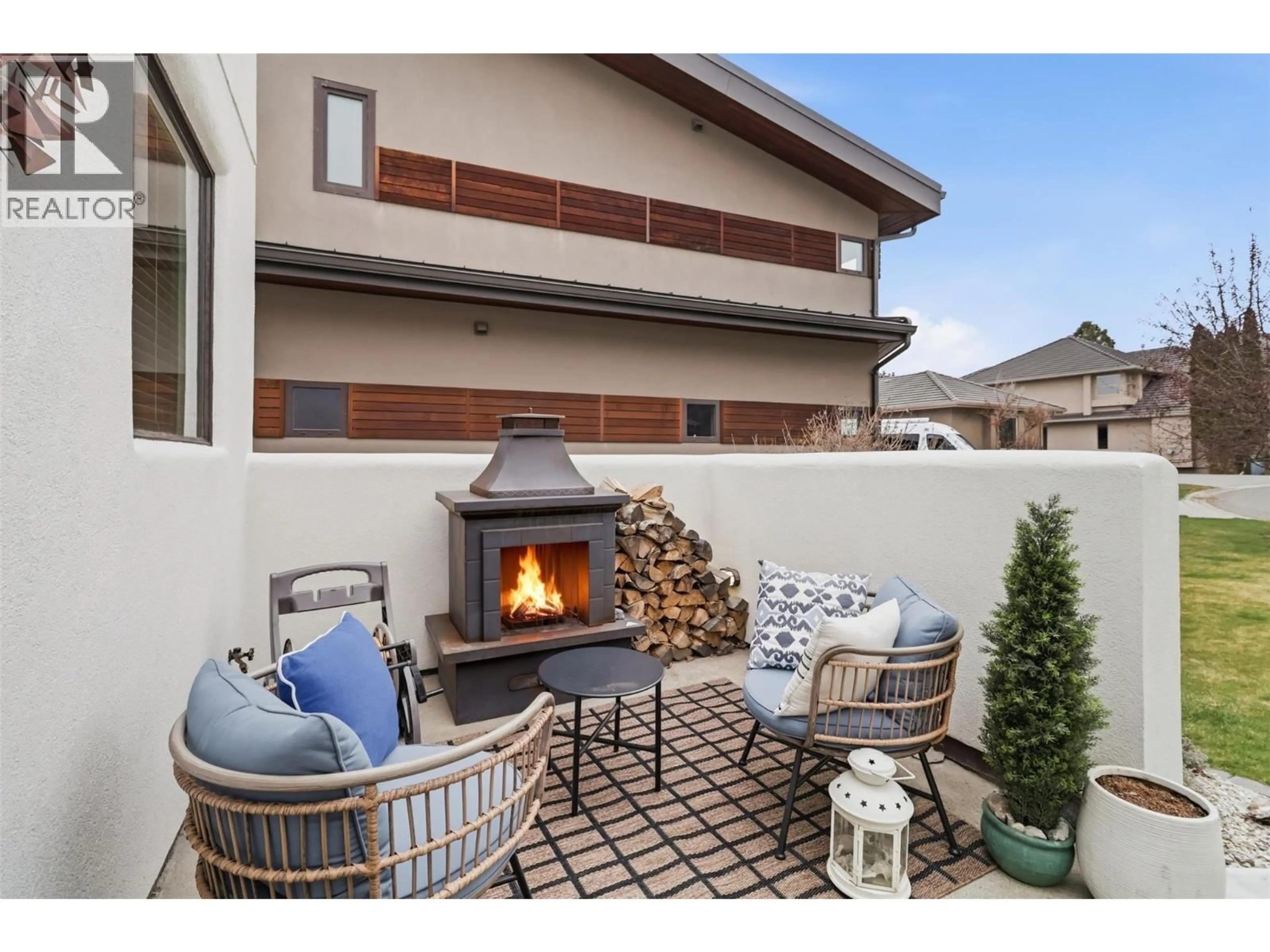 Patio, street for 7 CHANCELLOR DRIVE, Kamloops British Columbia V2E2P1