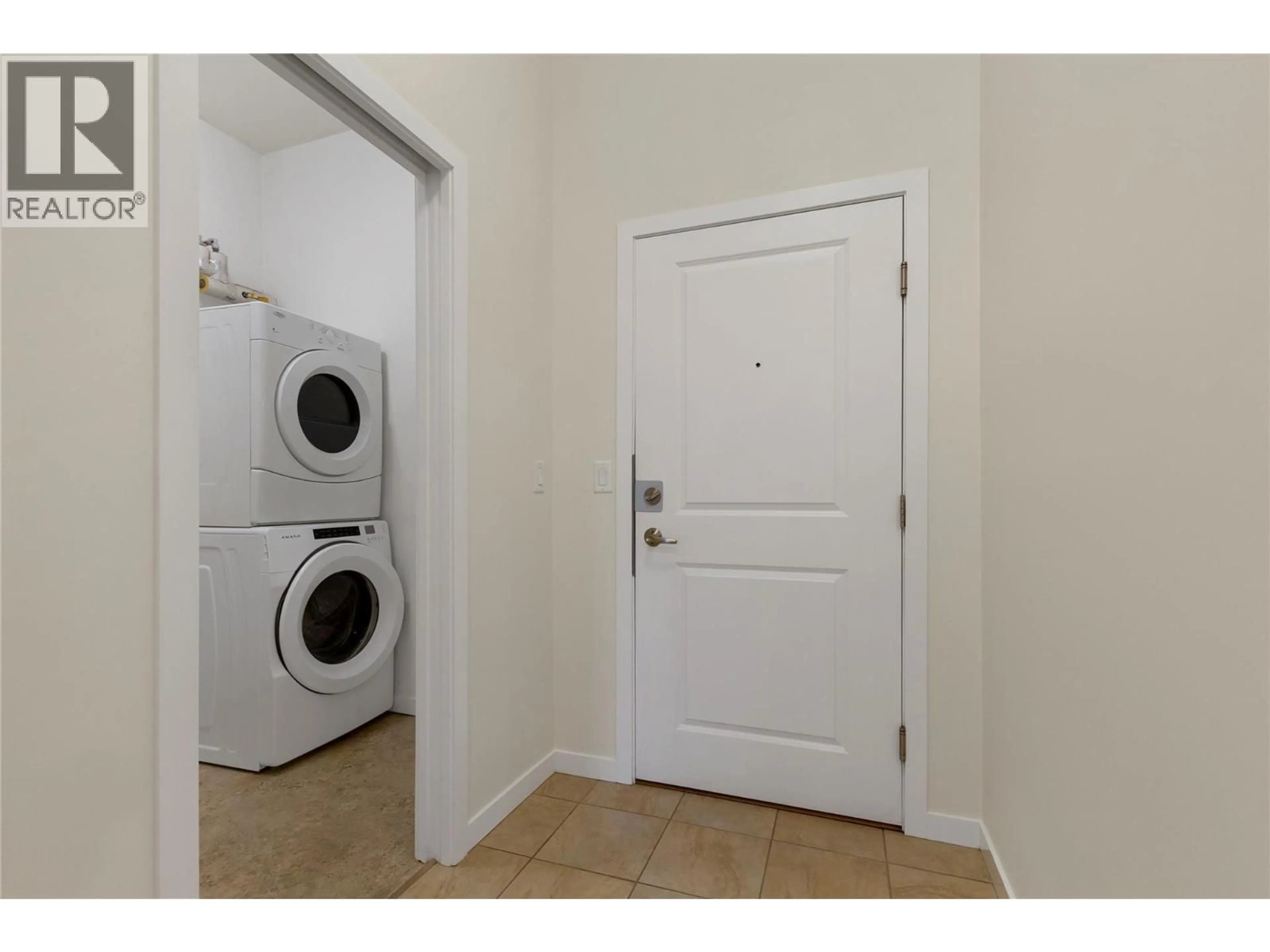 Indoor entryway for 103 - 4205 27 STREET, Vernon British Columbia V1T4Y3