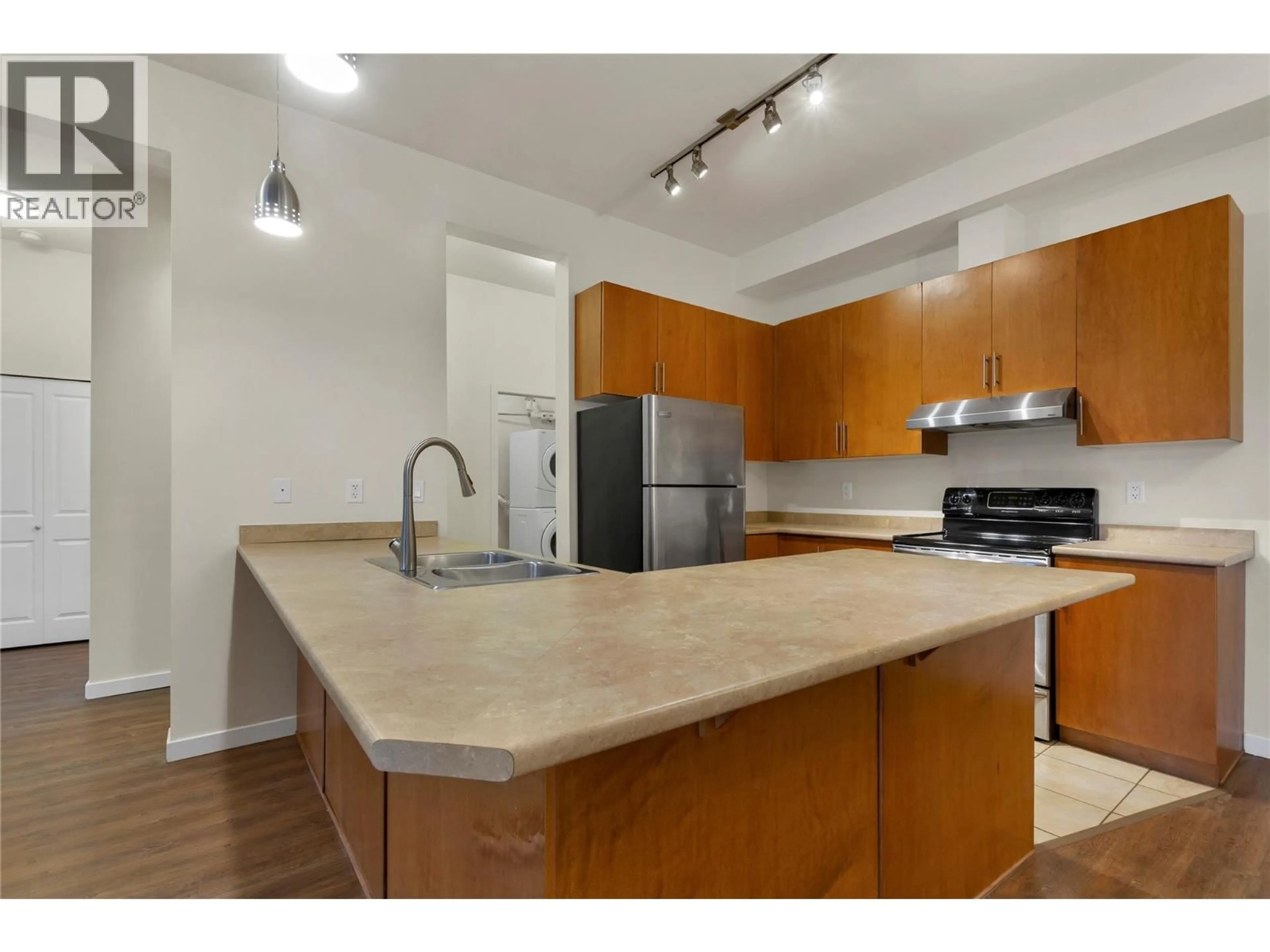 Standard kitchen, unknown for 103 - 4205 27 STREET, Vernon British Columbia V1T4Y3