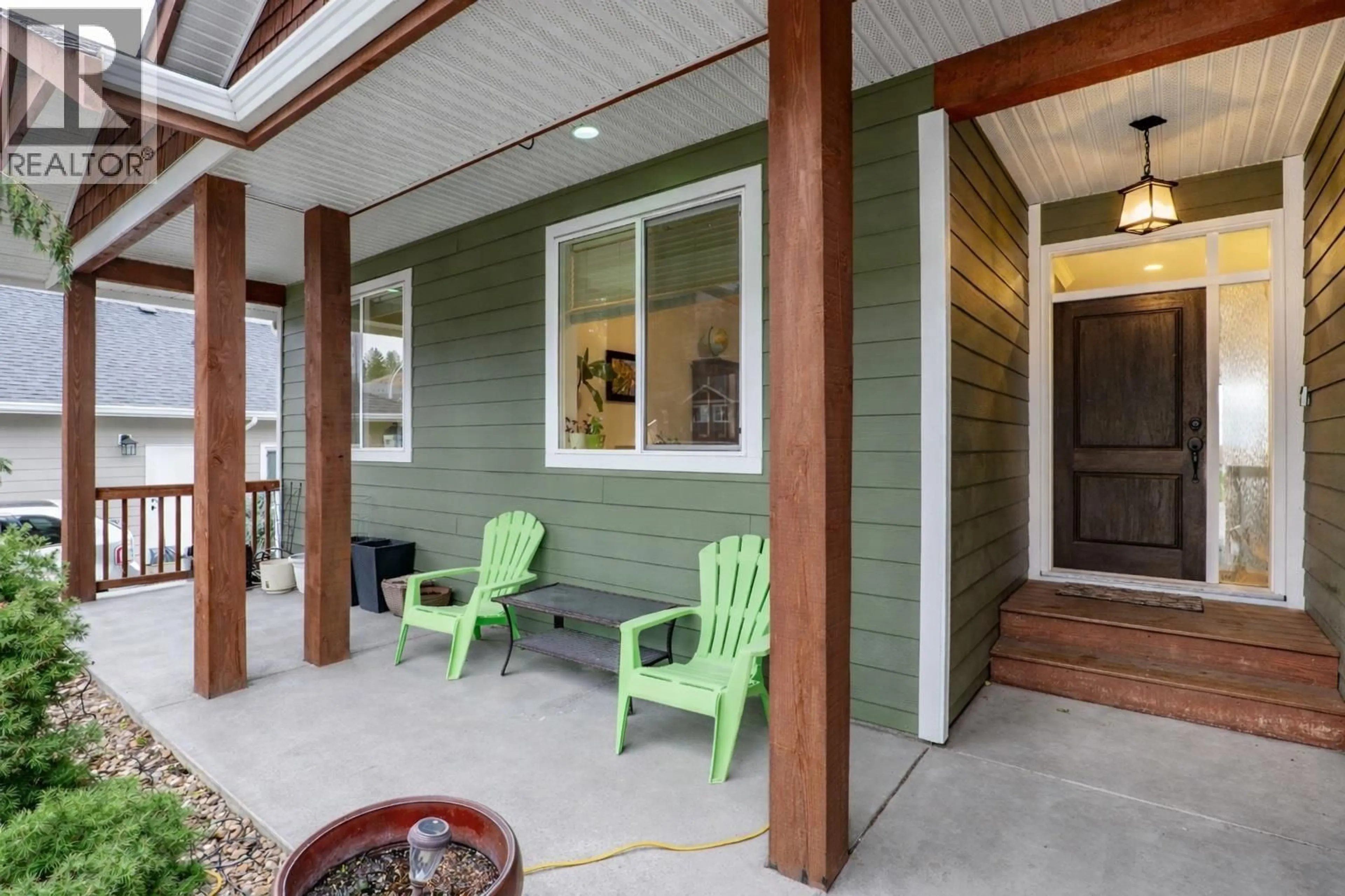 Patio, street for 2016 GALORE CRESCENT, Kamloops British Columbia V2E0A7