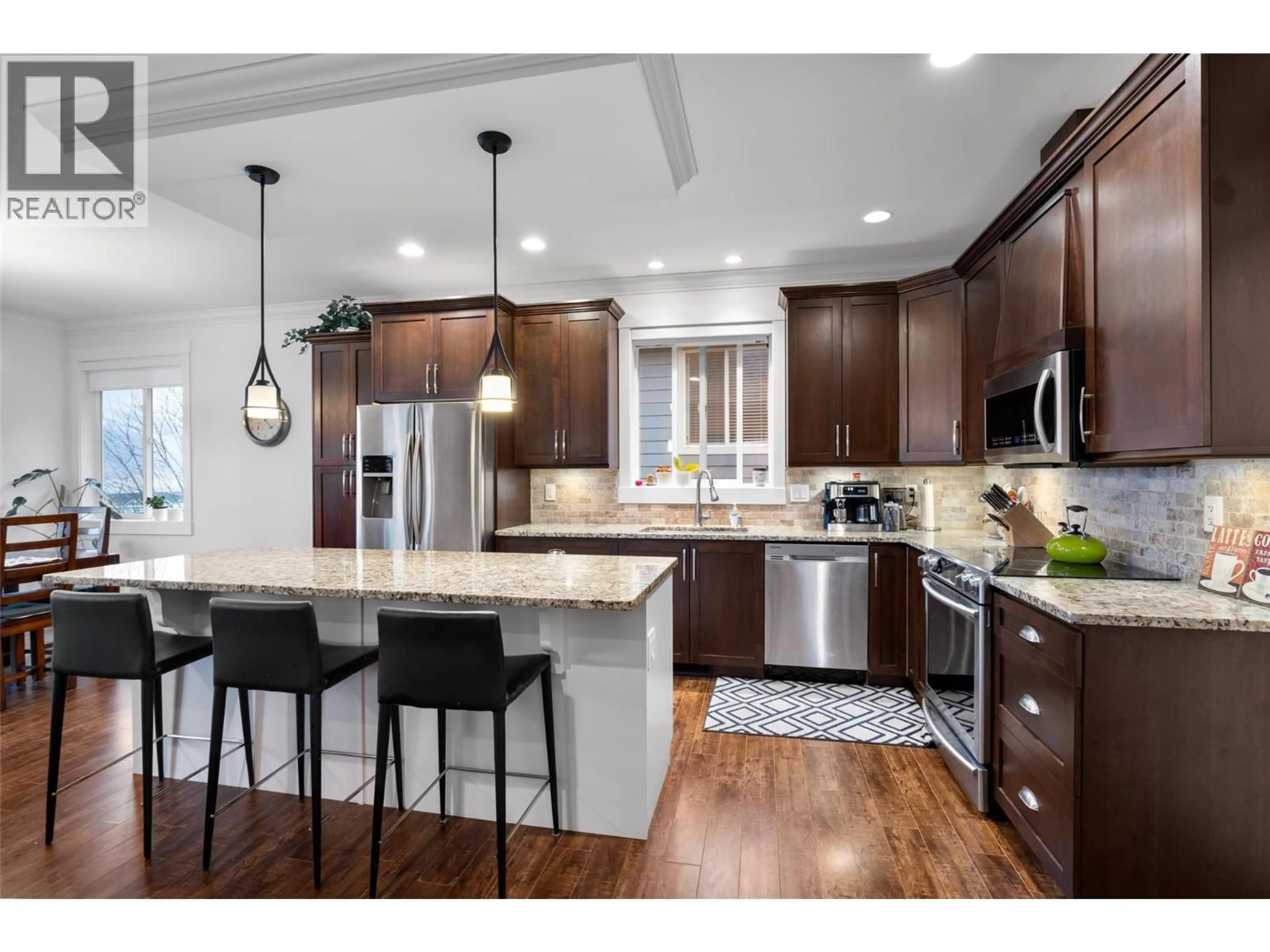 Open concept kitchen, unknown for 2016 GALORE CRESCENT, Kamloops British Columbia V2E0A7