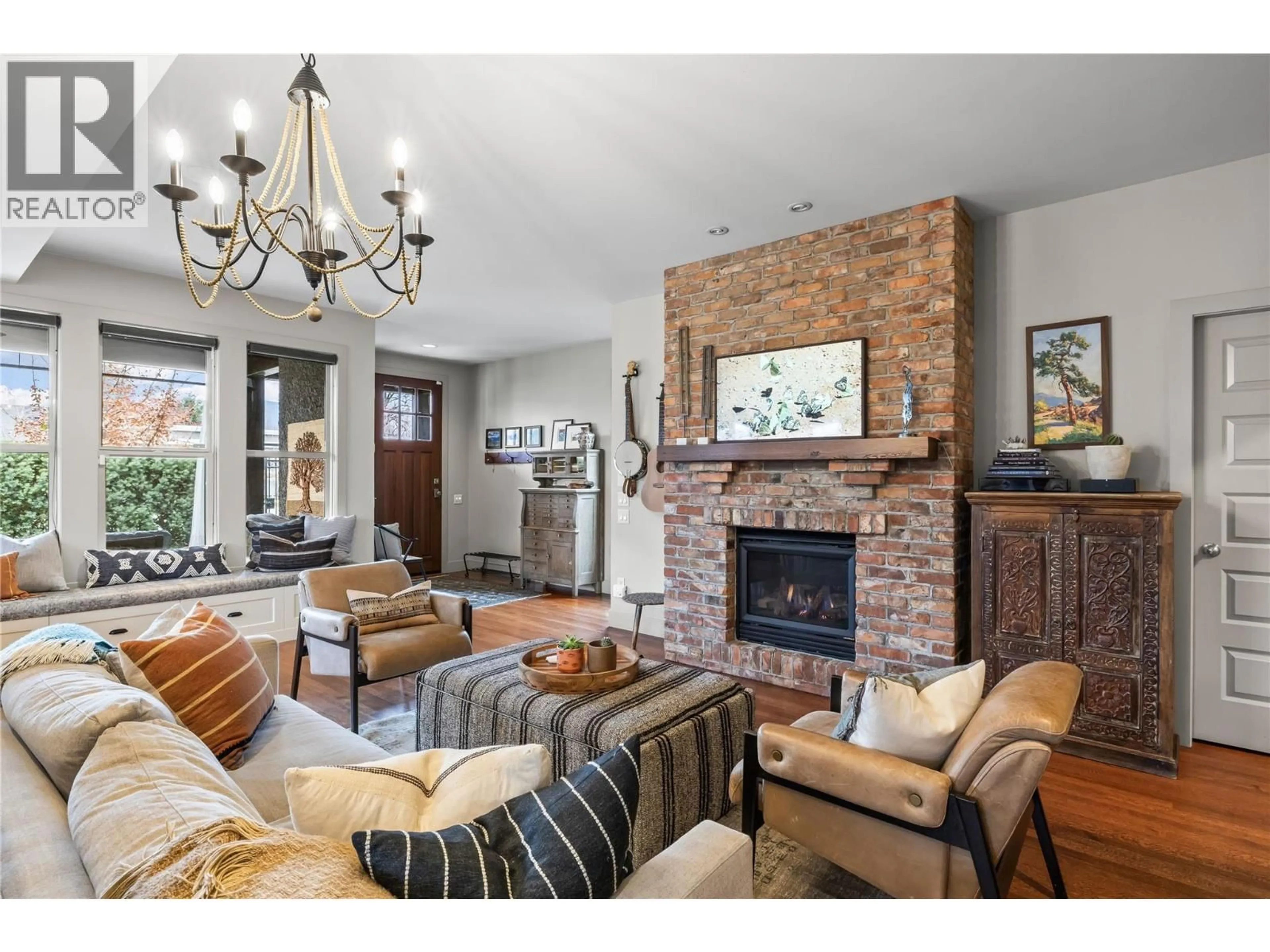 Living room with furniture, unknown for 2683 BATH STREET, Kelowna British Columbia V1Y1M2