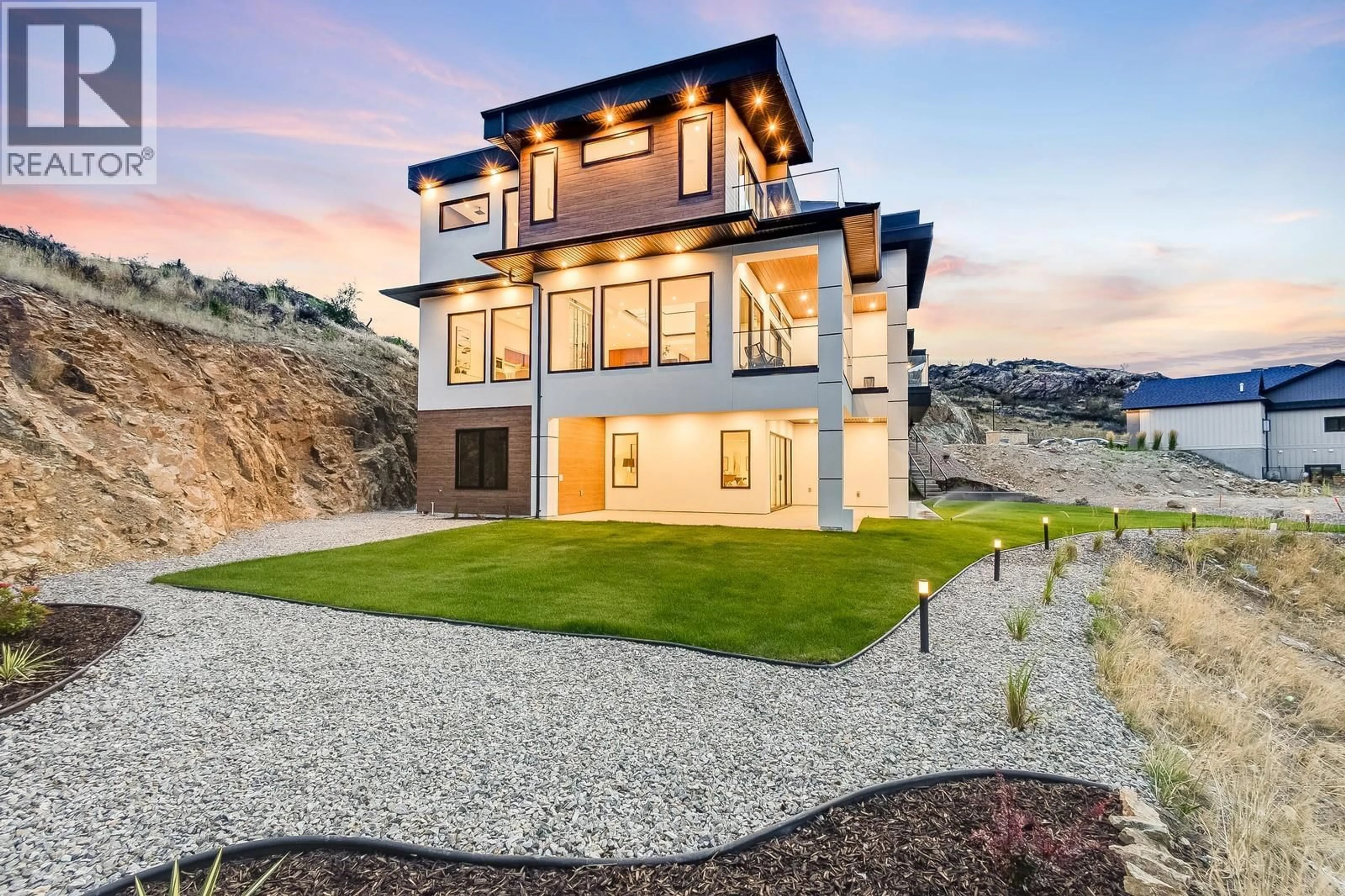 Home with vinyl exterior material, unknown for 1122 PEARCY COURT, Kelowna British Columbia V1W5H6