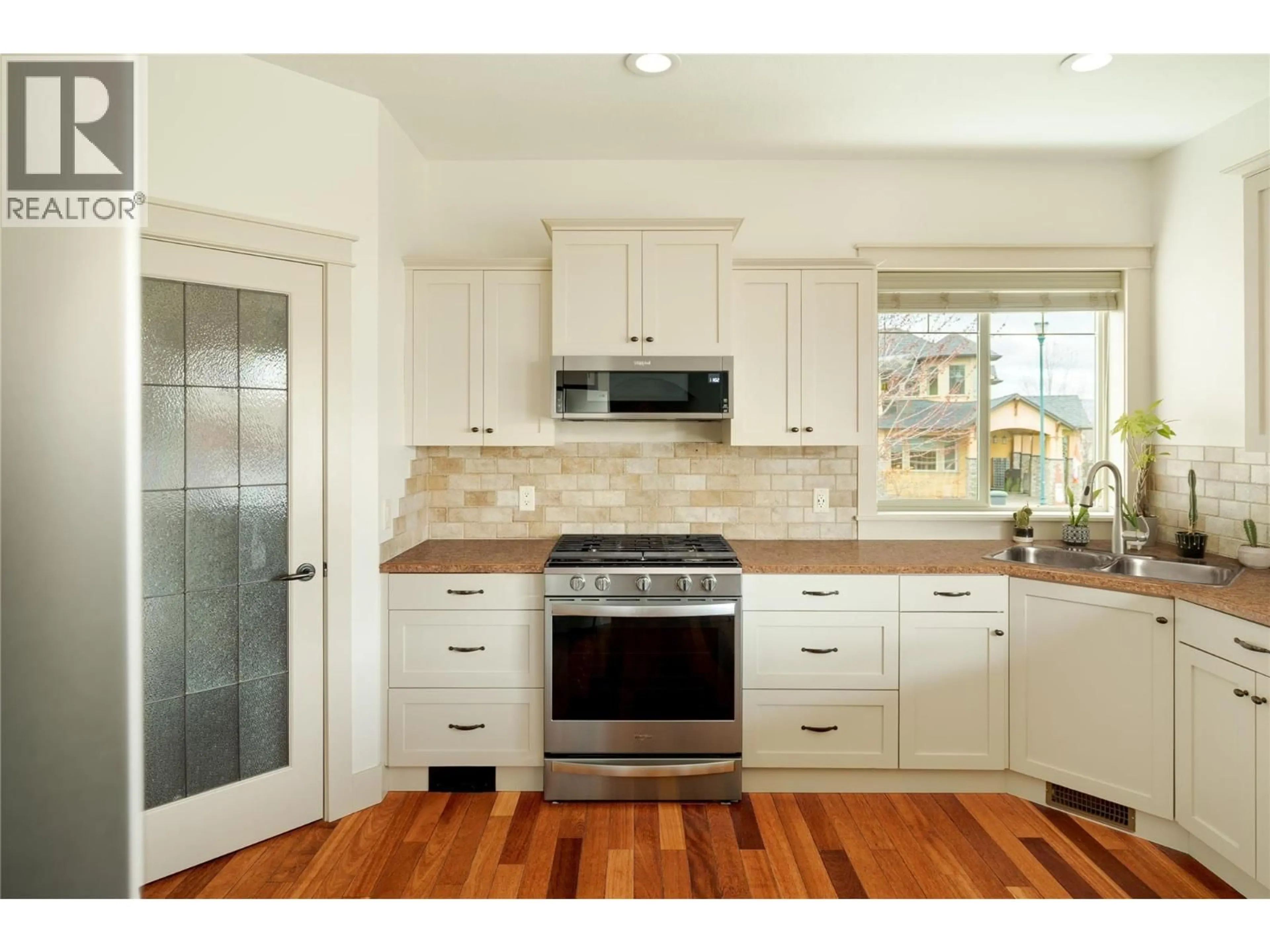 Open concept kitchen, unknown for 5532 FARRON PLACE, Kelowna British Columbia V1W5H1