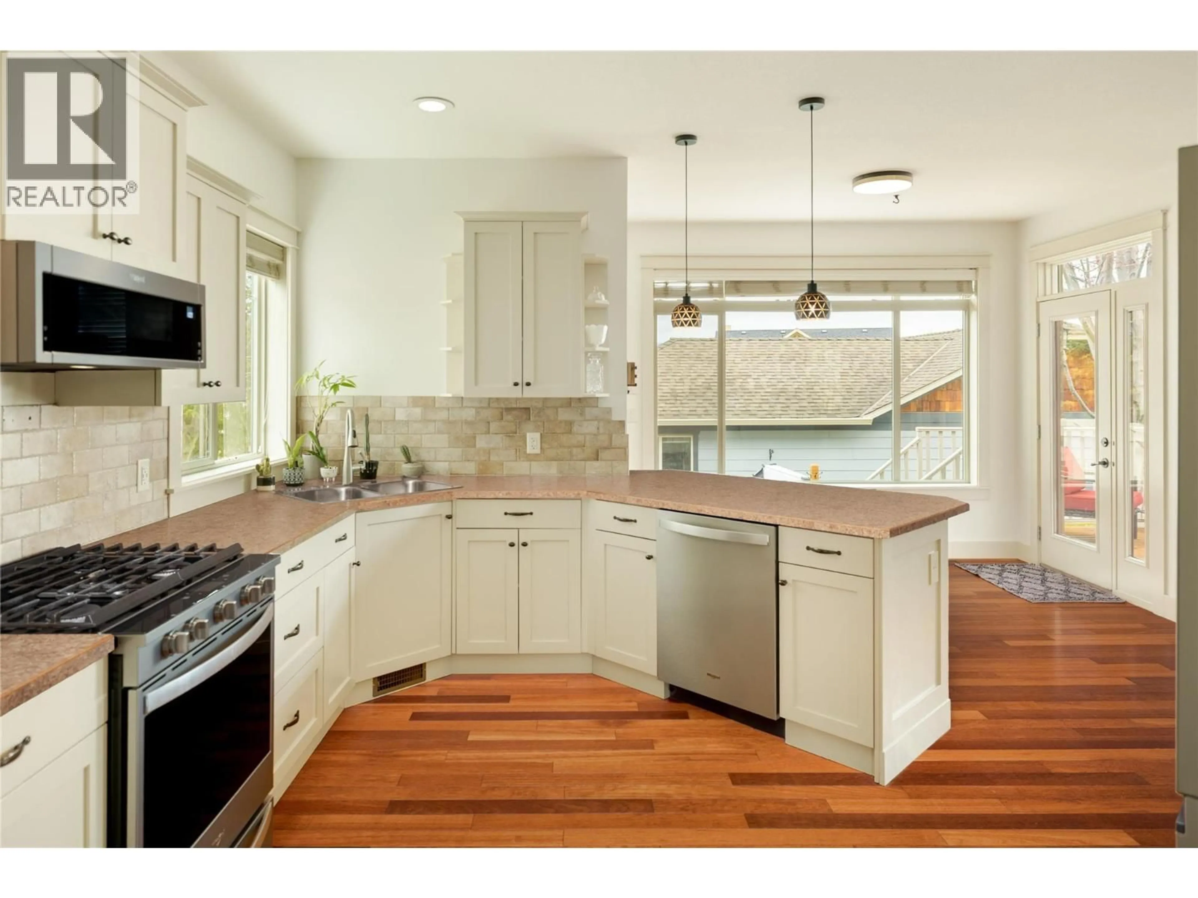 Open concept kitchen, unknown for 5532 FARRON PLACE, Kelowna British Columbia V1W5H1