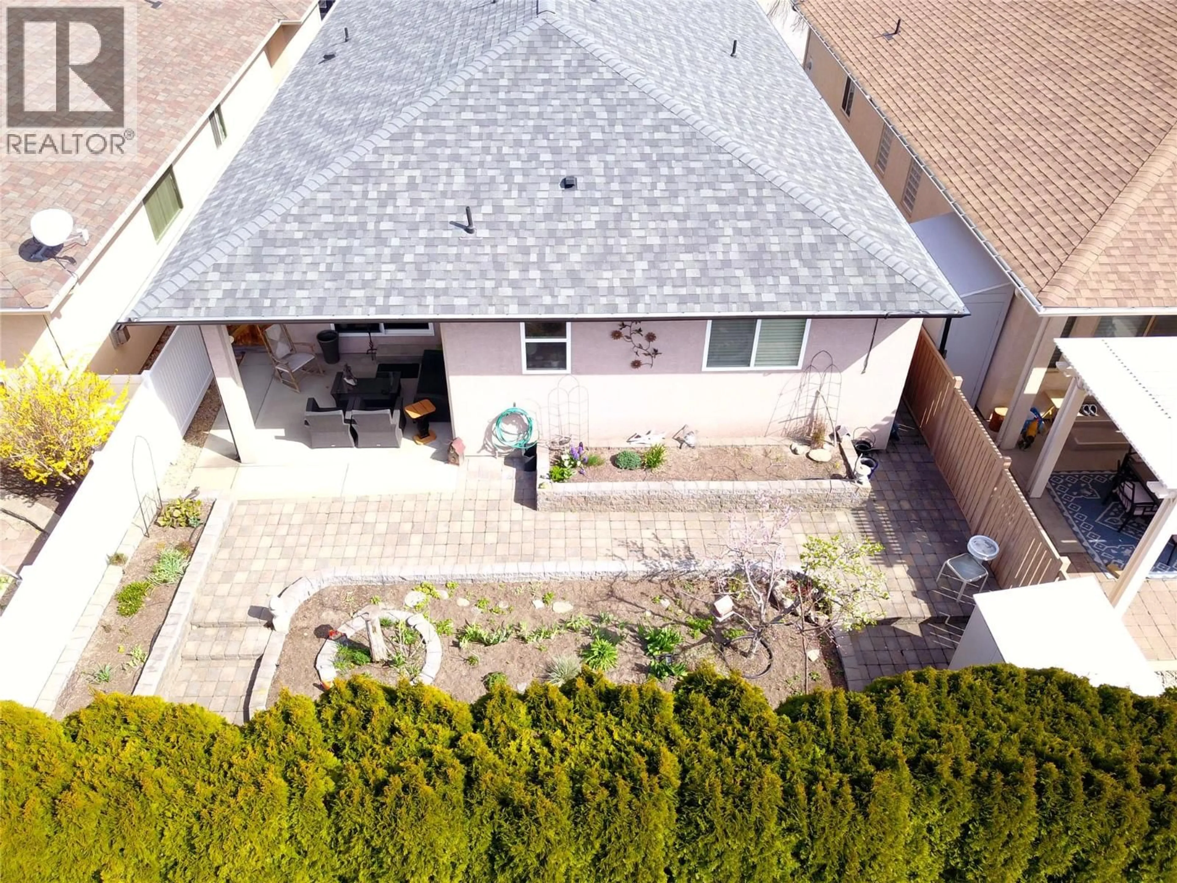A pic from outside/outdoor area/front of a property/back of a property/a pic from drone, unknown for 162 WILLOWS PLACE, Oliver British Columbia V0H1T4