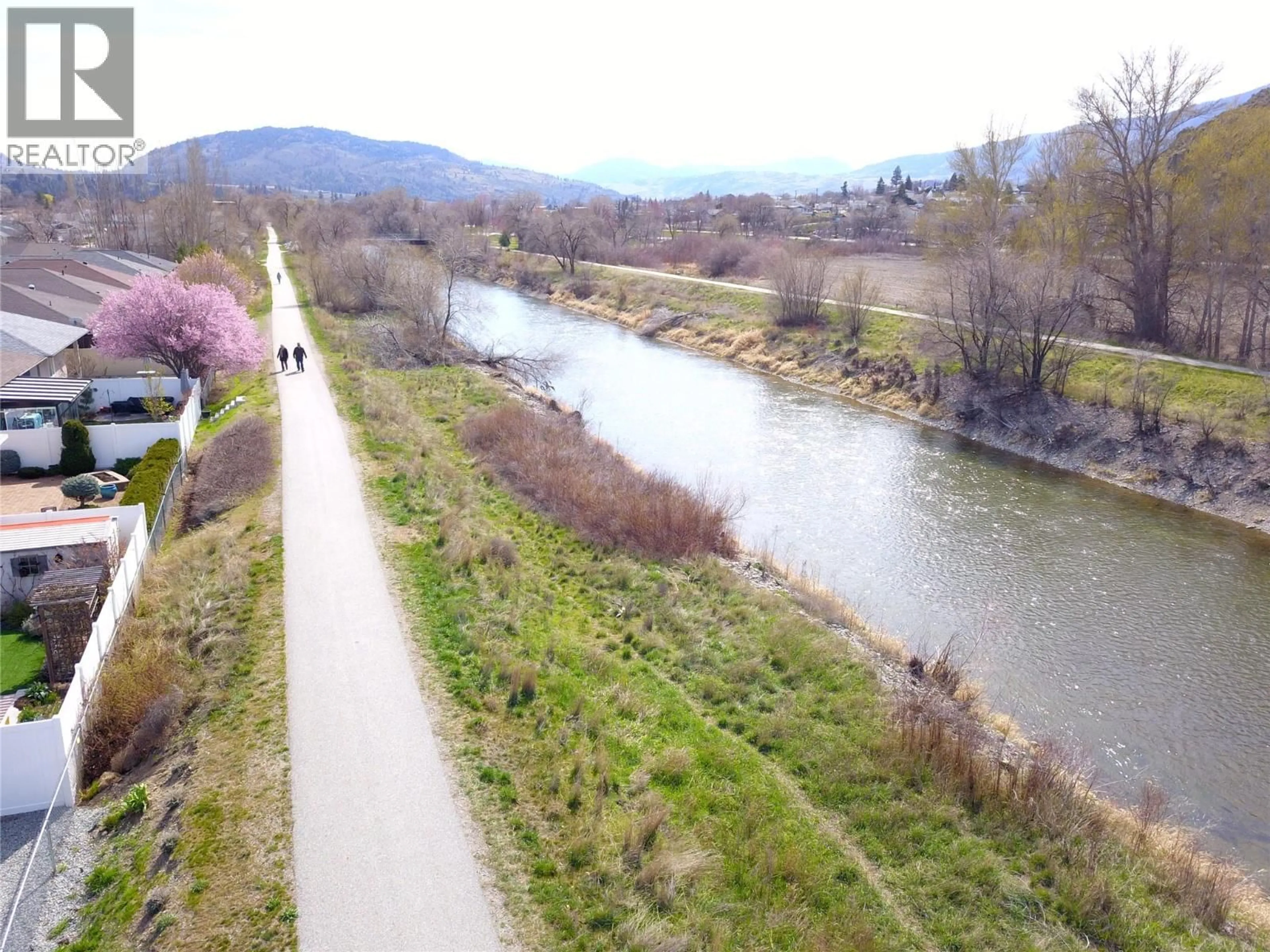 Blurry image for 162 WILLOWS PLACE, Oliver British Columbia V0H1T4