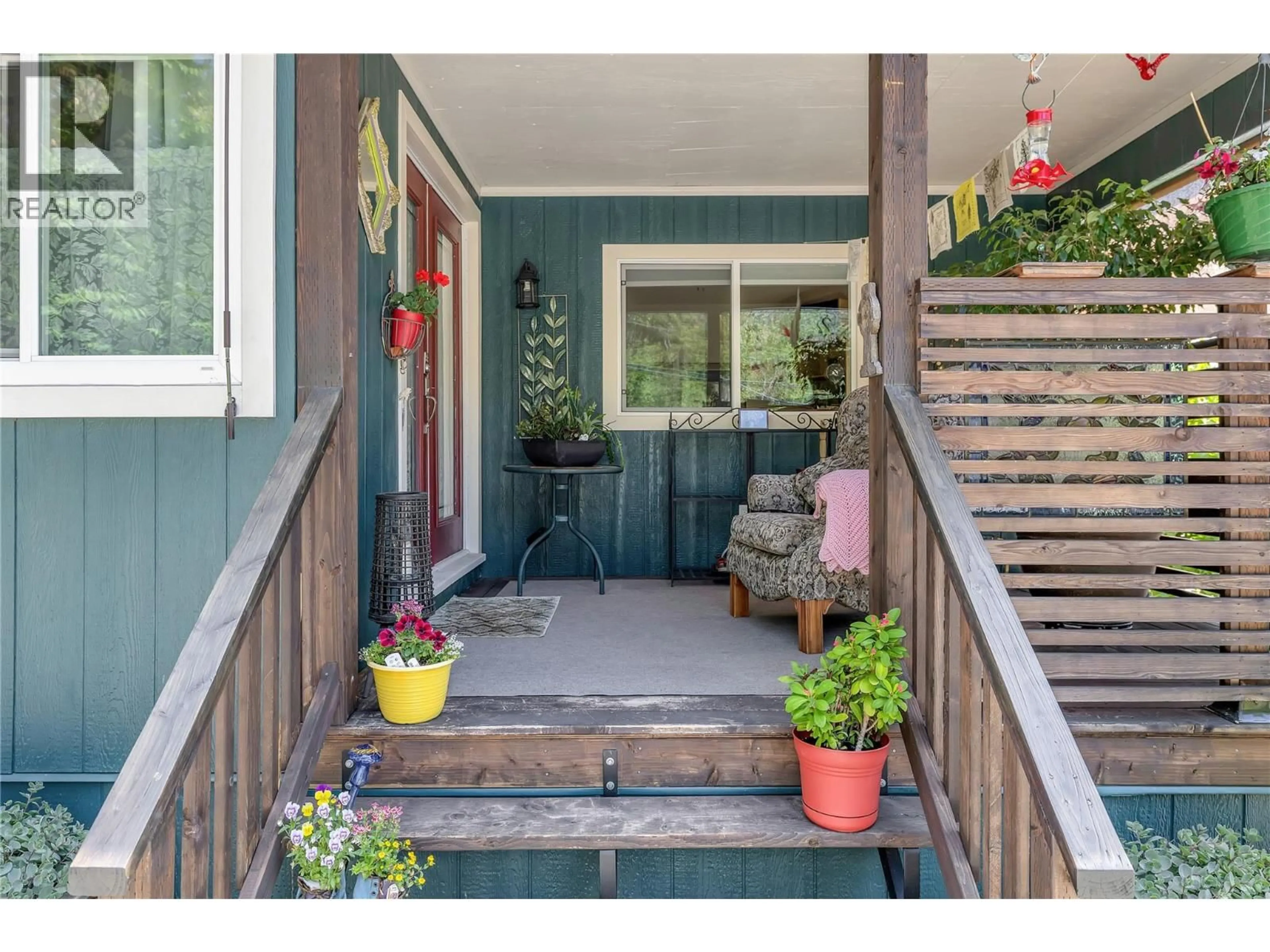 Indoor entryway for 11 - 6663 HIGHWAY 97 S OTHER, Peachland British Columbia V0H1X7