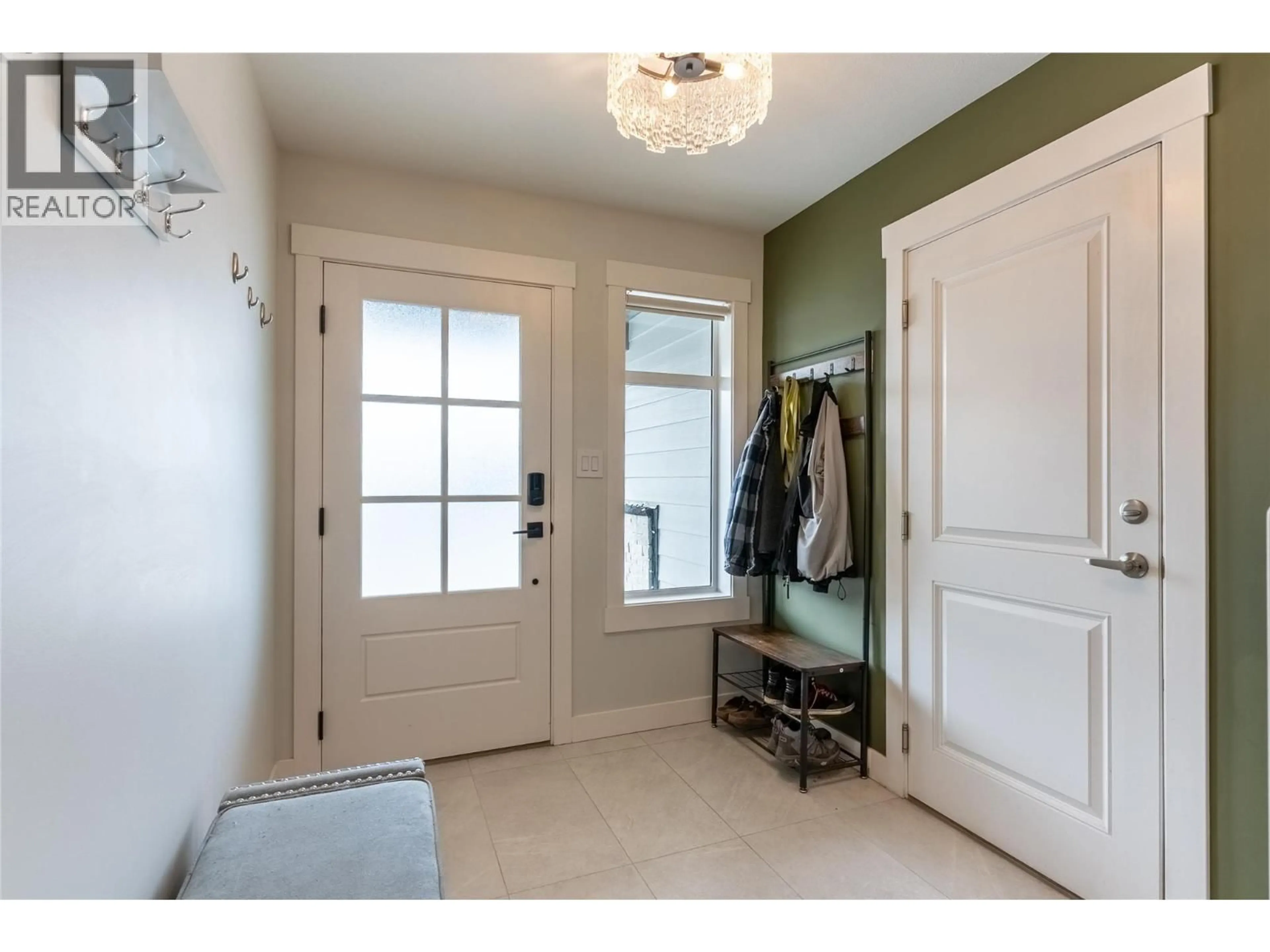 Indoor entryway for 503 POPLAR DRIVE, Logan Lake British Columbia V0K1W0